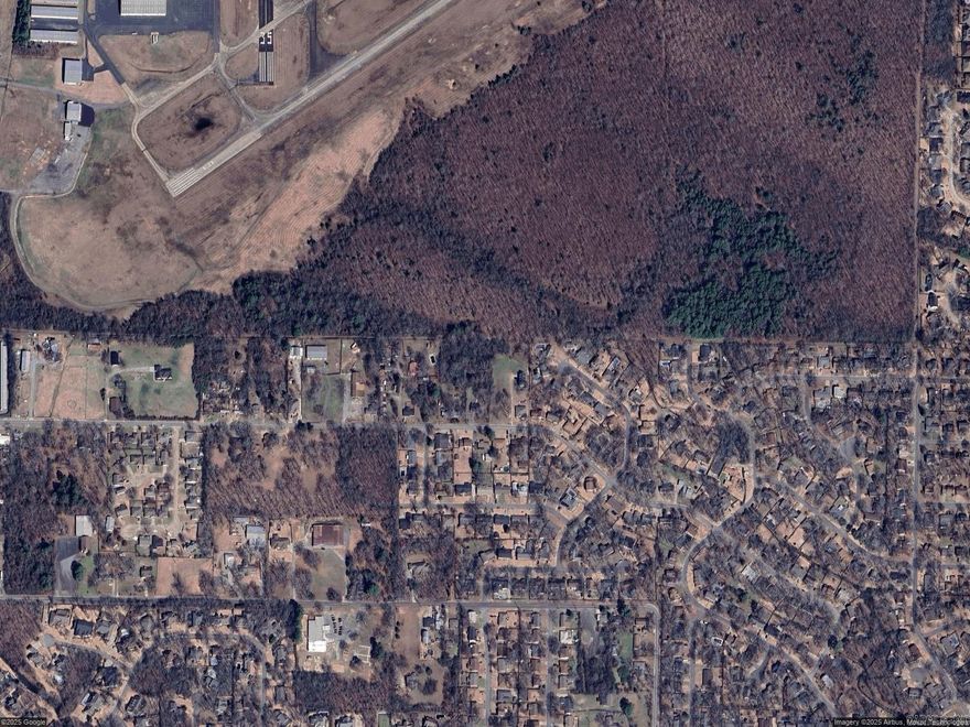 This is a blank canvas for you in the convenient country just outside the city limits of North Little Rock. Build what you want, park what you want, do what you want in this great getaway spot.