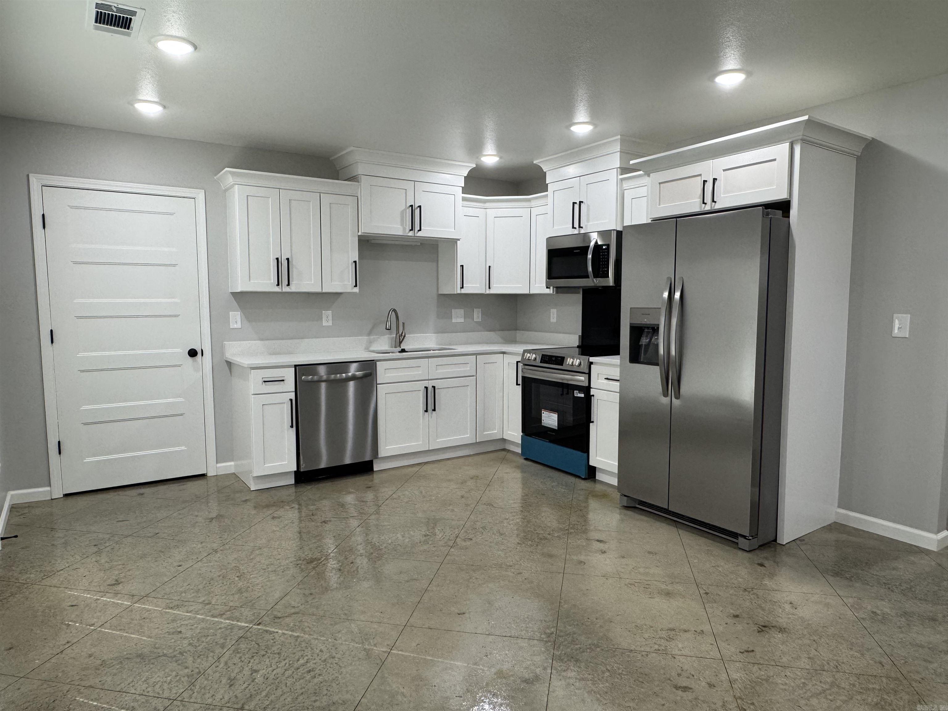 HILLVIEW ACRES - Residential