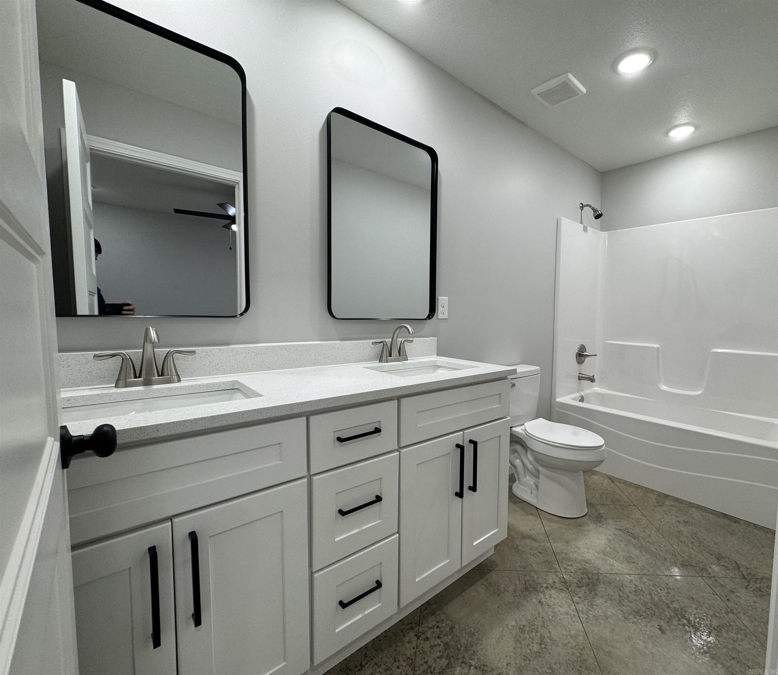 HILLVIEW ACRES - Residential