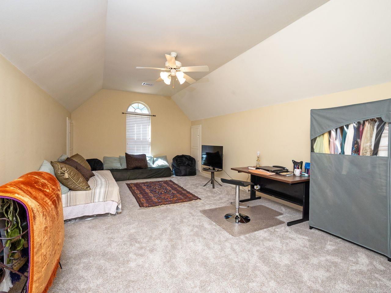 PEBBLE BEACH WOODS ADDN - Residential
