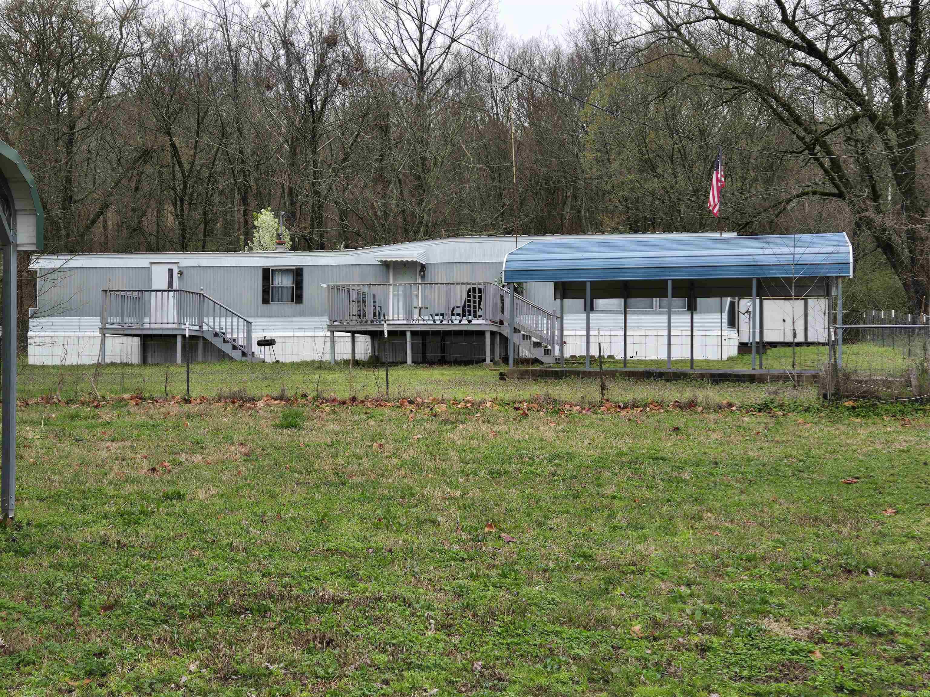 Fountain Lake - Commercial Sale
