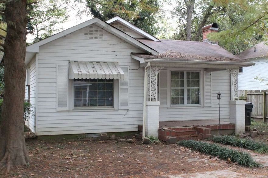 This is a cozy cottage style home near the Jonesboro Magnet Elementary and Annie Camp Junior High Schools. It is located in the Culberhouse subdivision and features white vinyl siding, a charming covered front porch, landscaping and shade trees. Inside the home you will find wood laminate floors in the living and dining areas, a cozy family room with gas log fireplace, and a kitchen with a wall oven. This would make a great investment property.