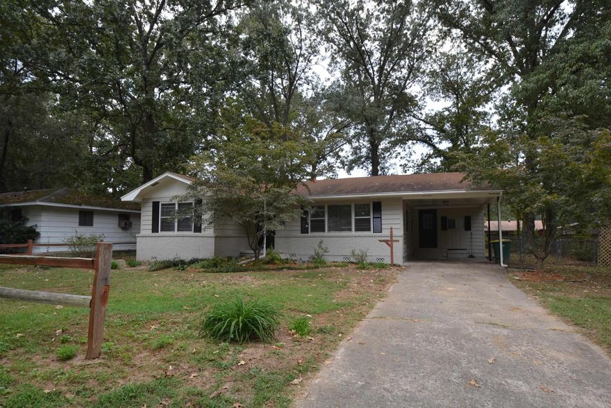 Cute 3BD home in Southwest Little Rock. Large kitchen that is perfect for cooking family meals. Beautiful hardwood flooring throughout. Large yard with plenty of shade. Conveniently located right off Geyer Springs Road that is close to shopping, dining, and more! This property is managed by Hoffman Team so beware of scammers - we will never ask you to Cashapp us money. The lease for this property is for 18 months to 2 years with a 3% increase after the first year. Income must be 3x the amount of rent. Deposit, first month’s rent, and the $50 administration fee due before move in. This property does not accept section 8.