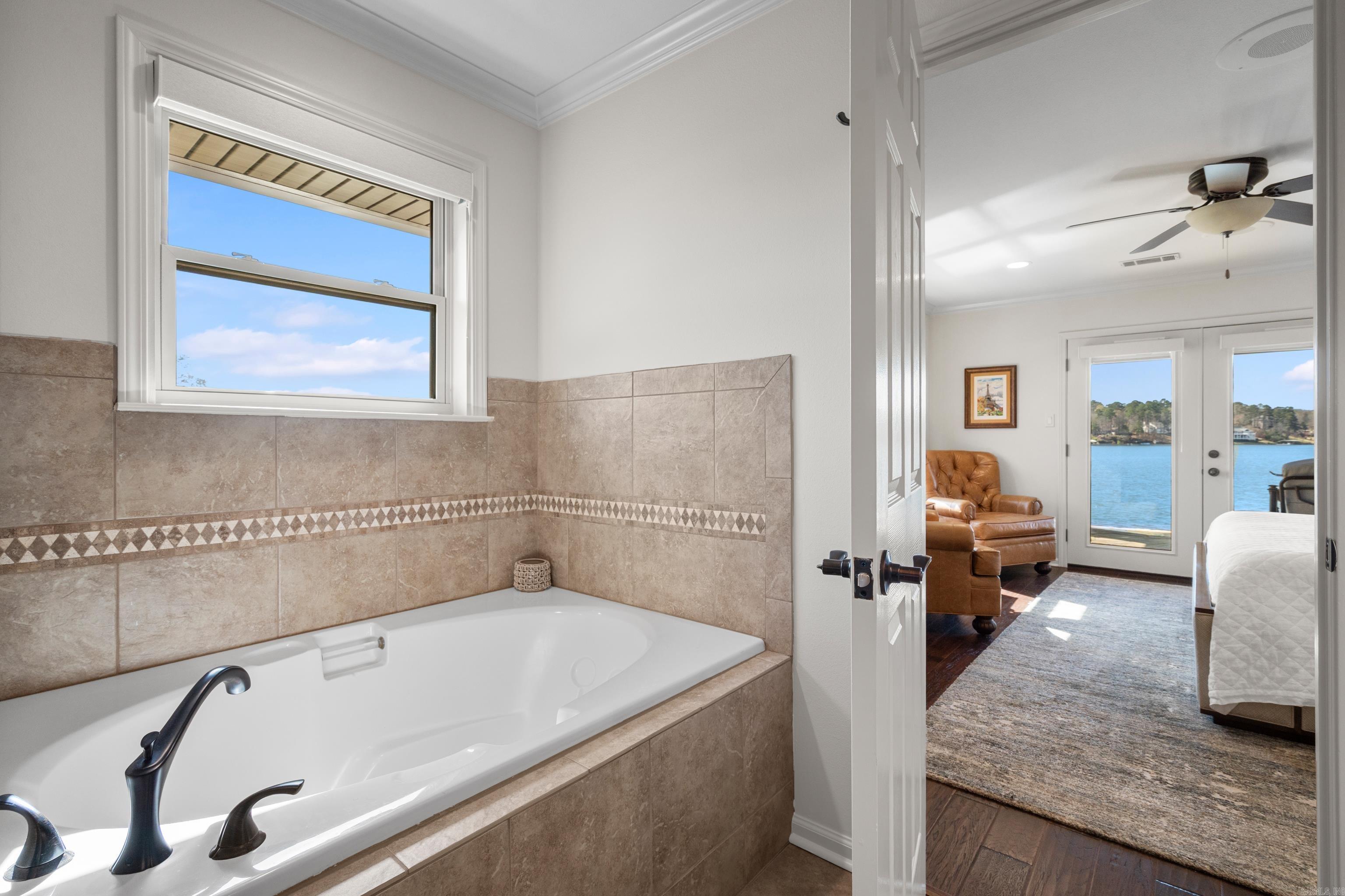 LAKEVIEW - Residential