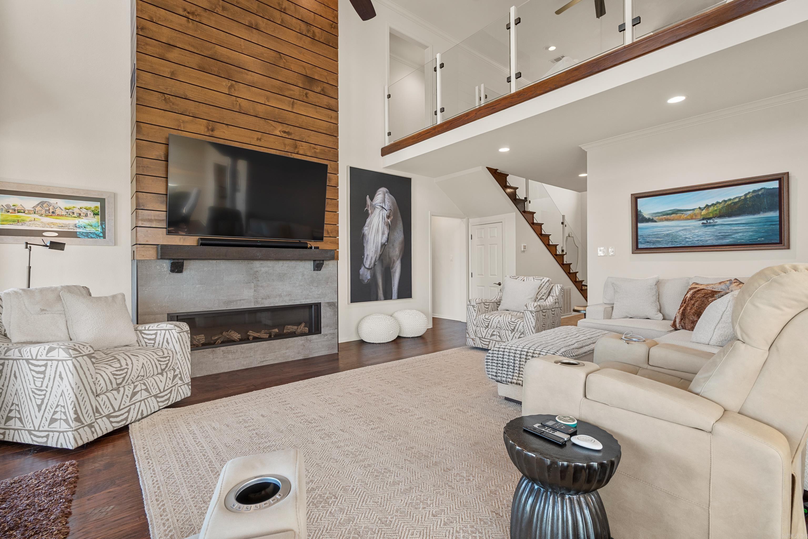 LAKEVIEW - Residential