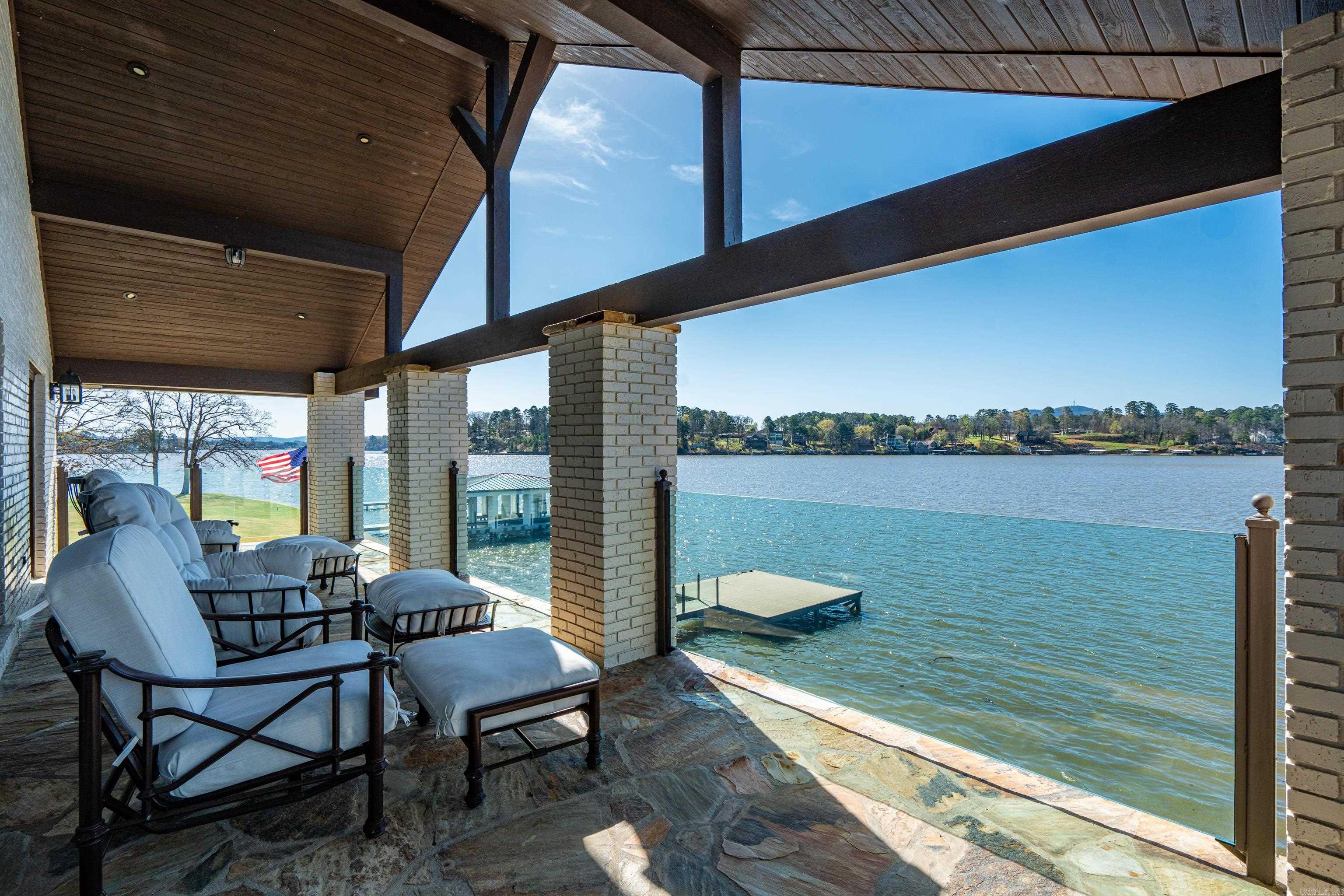 LAKEVIEW - Residential