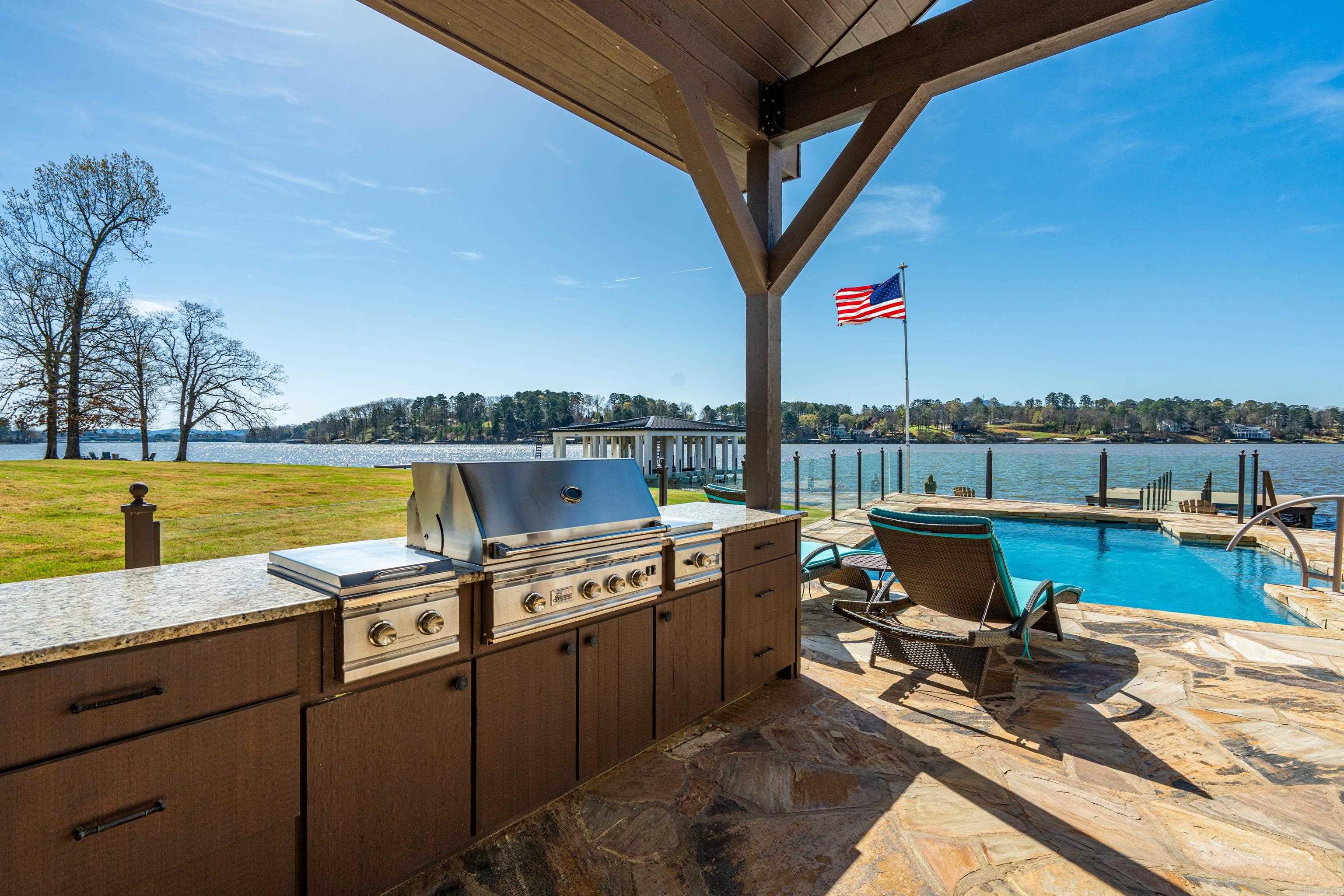 LAKEVIEW - Residential