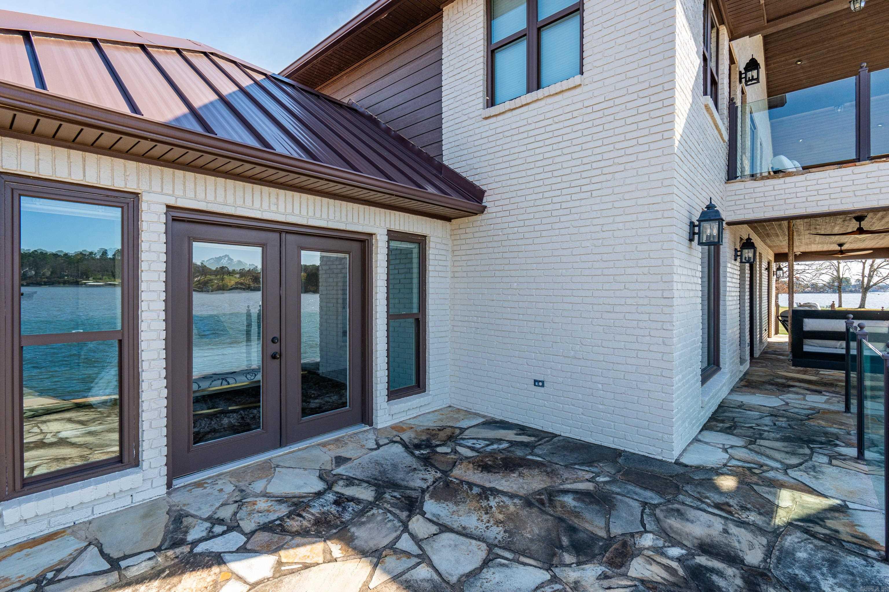 LAKEVIEW - Residential