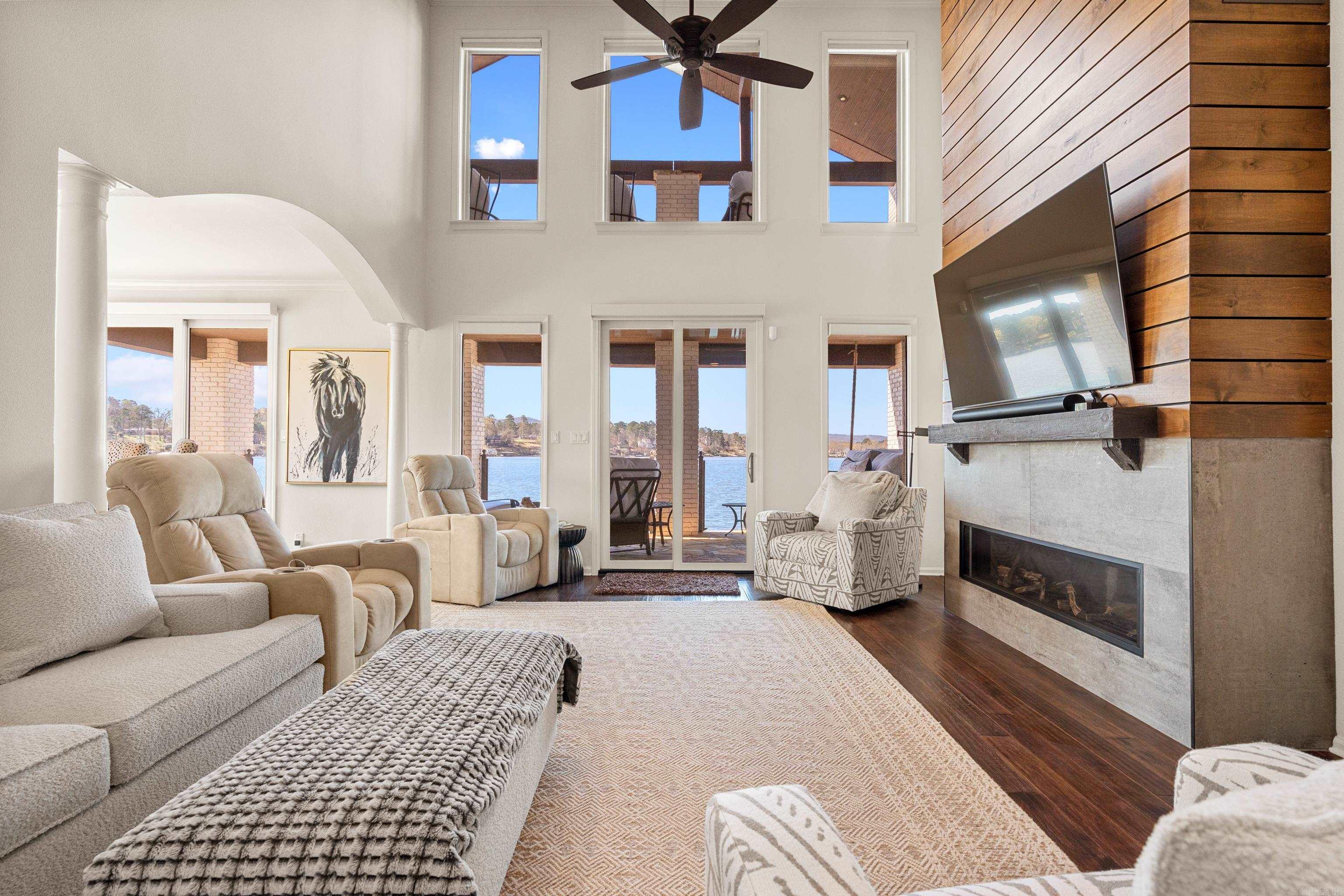 LAKEVIEW - Residential