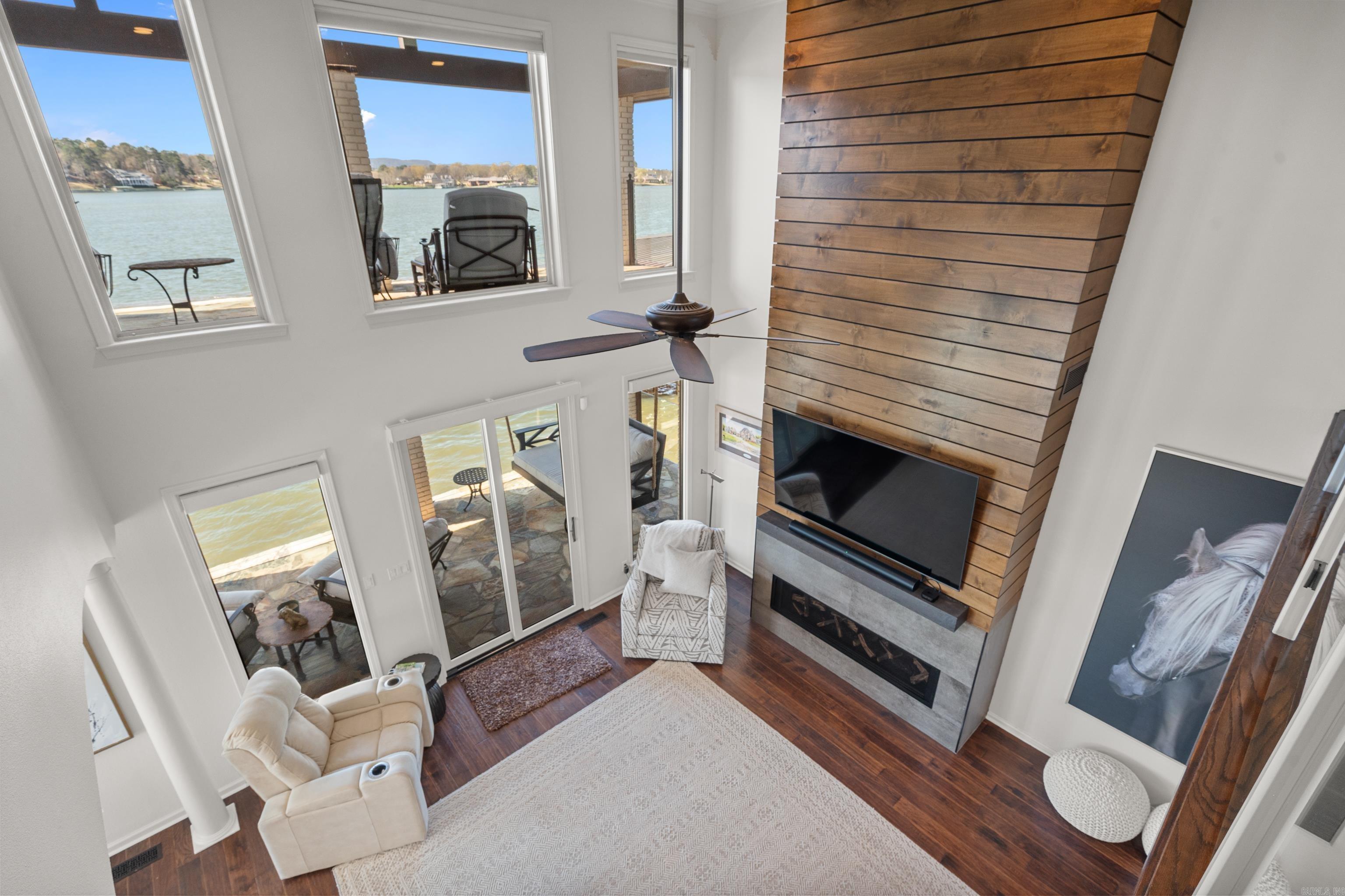 LAKEVIEW - Residential