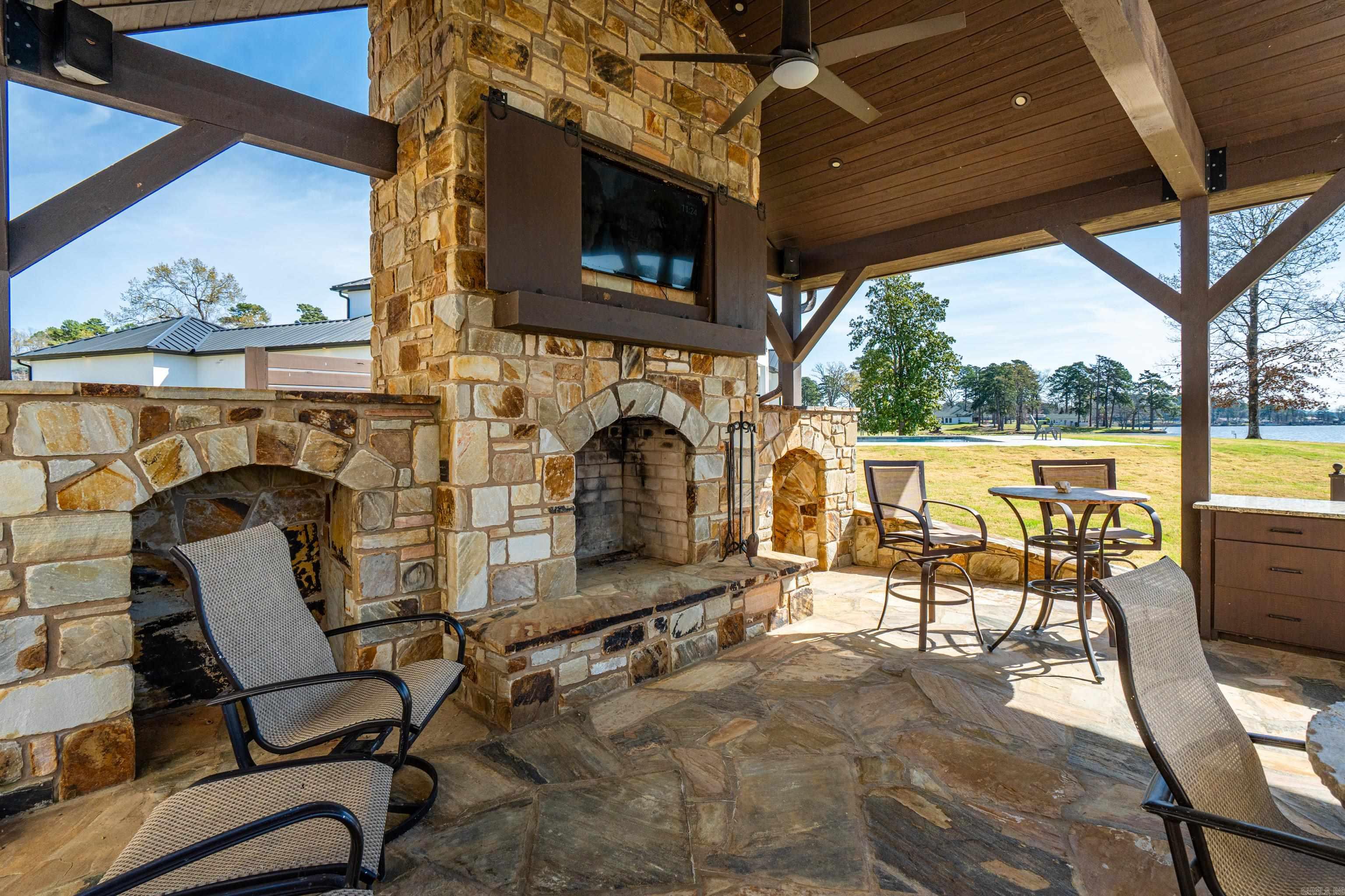 LAKEVIEW - Residential