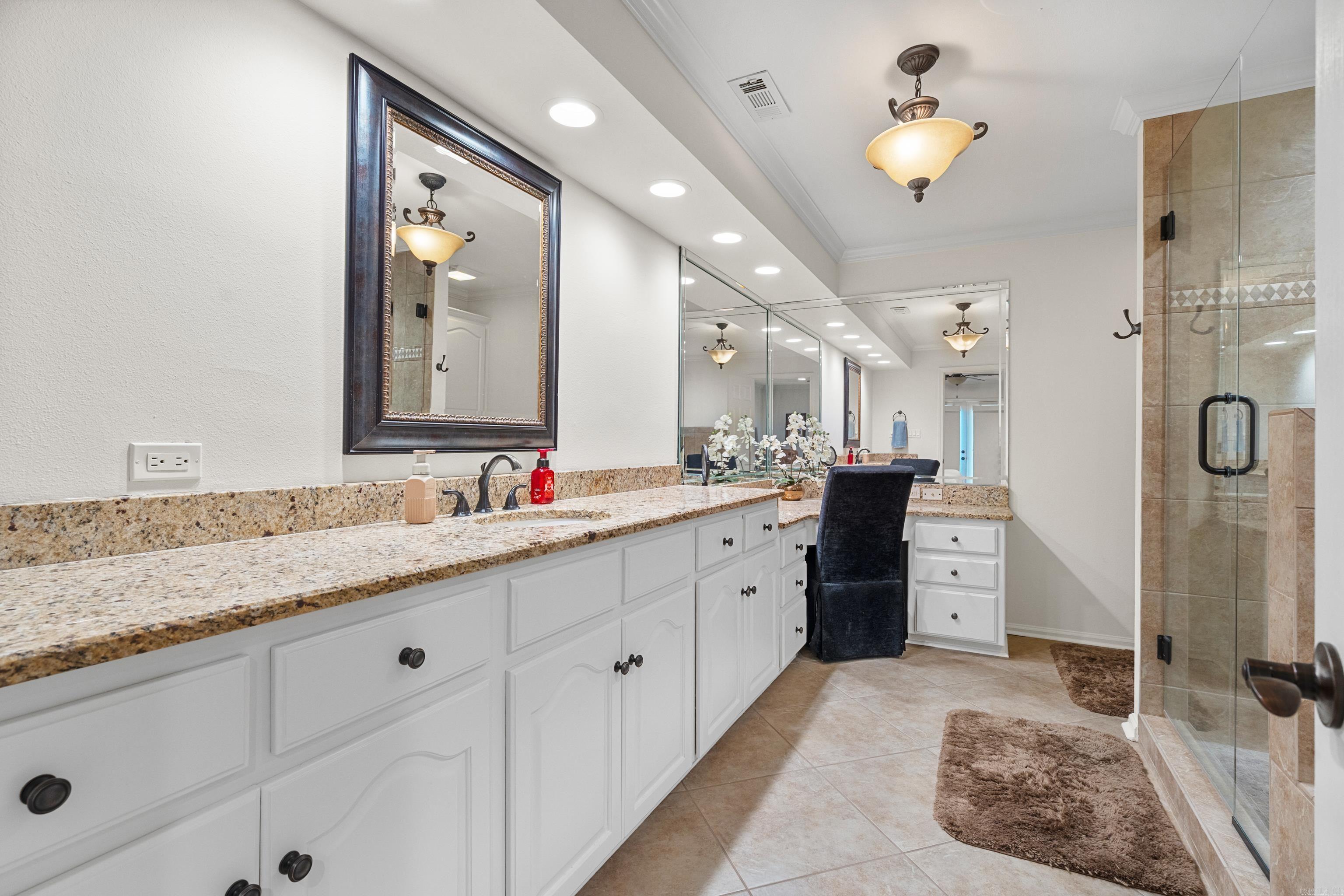 LAKEVIEW - Residential