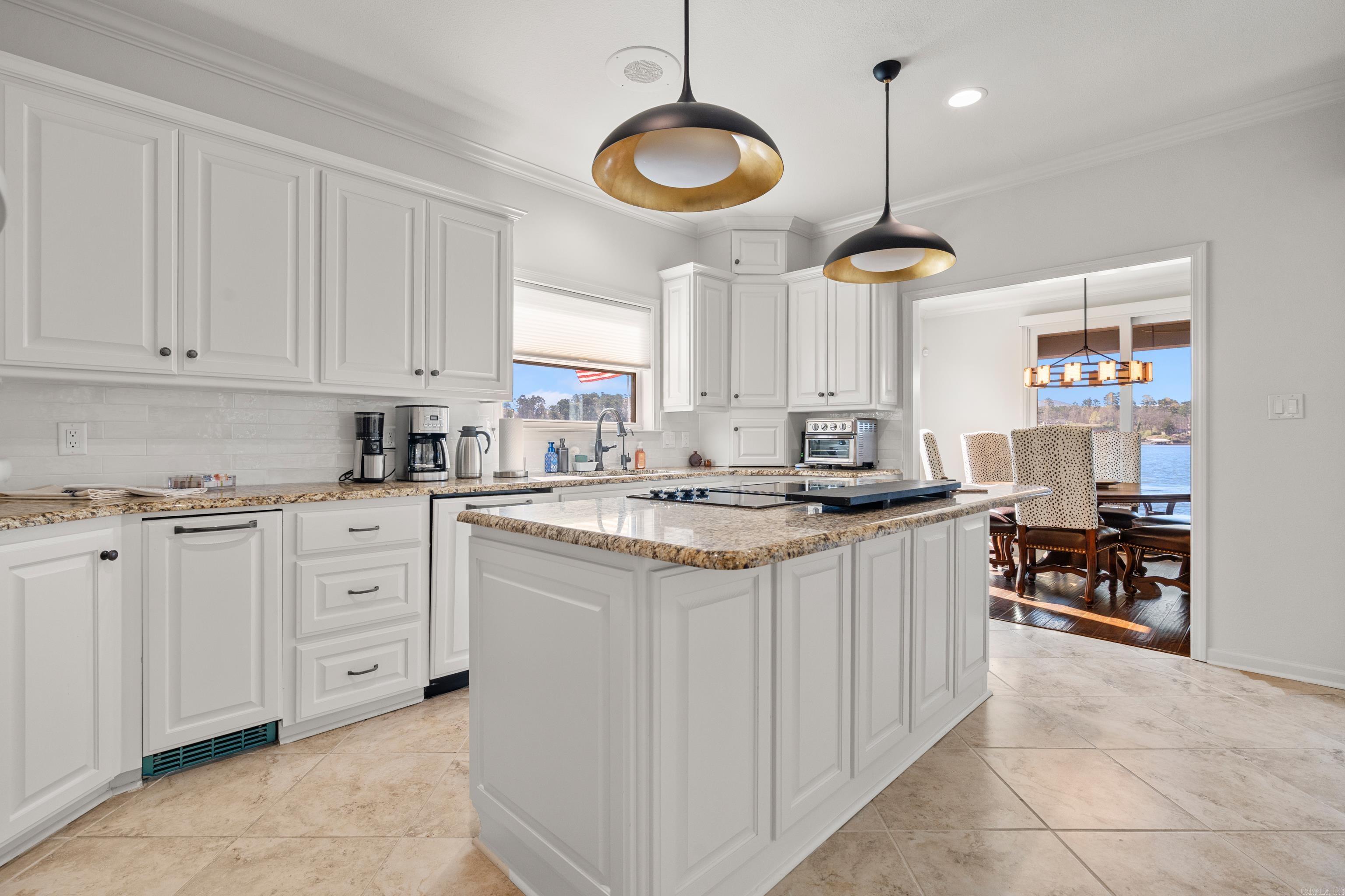 LAKEVIEW - Residential