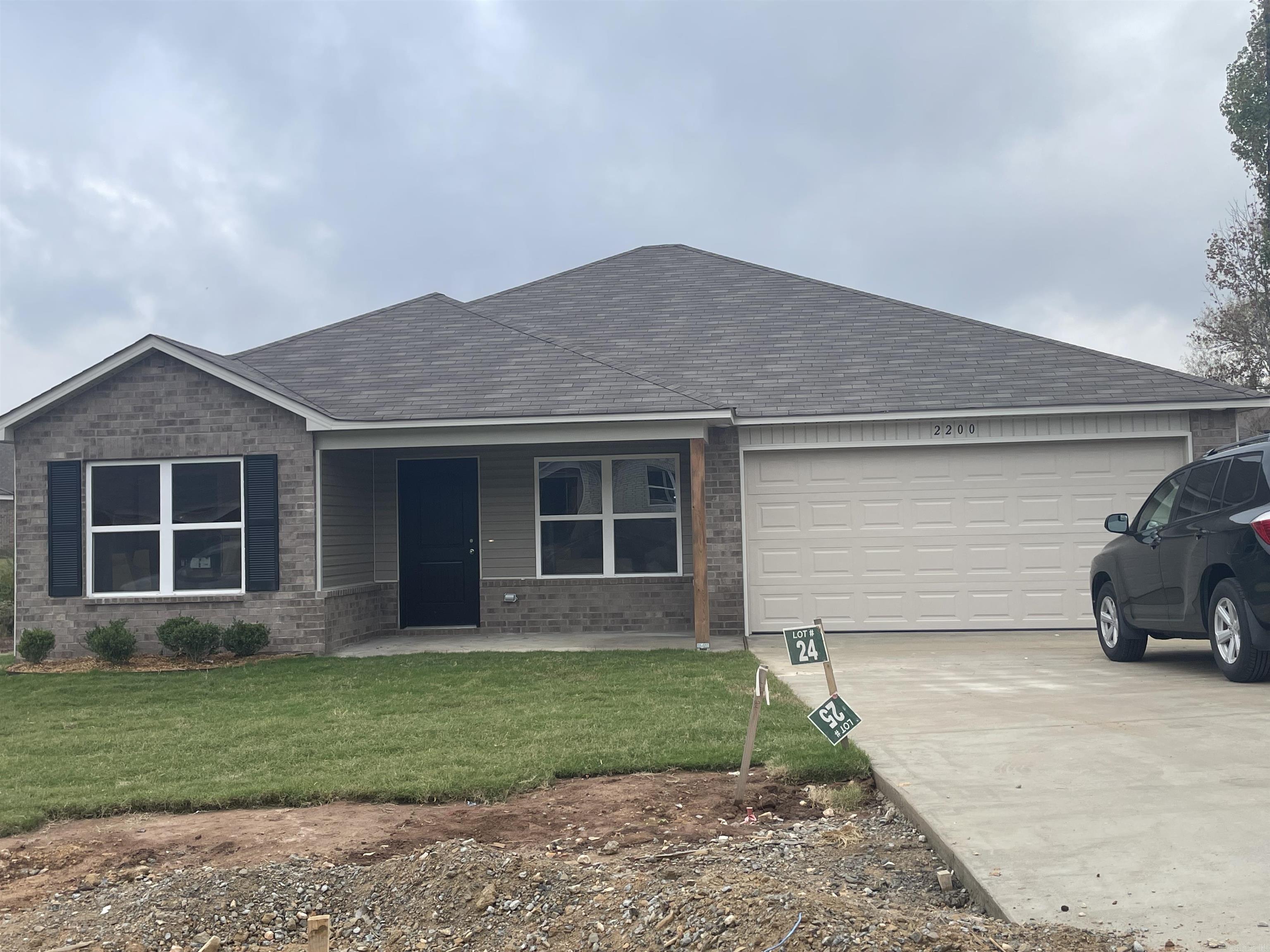 HILLDALE CROSSING - Residential