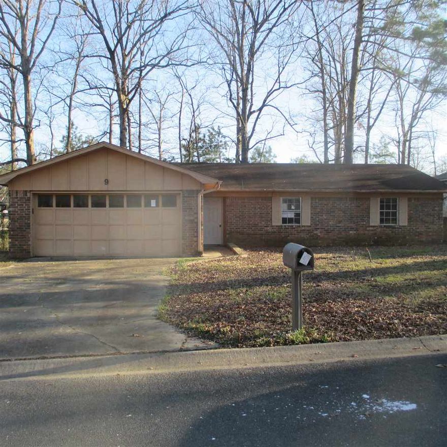 This brick home is in a great neighborhood with a neighborhood park.  This home has 3 bedrooms, 2 baths, kitchen with appliances, double garage, fenced backyard, deck out the back door, and outdoor storage.  Call today for your personal tour.  #031-297865