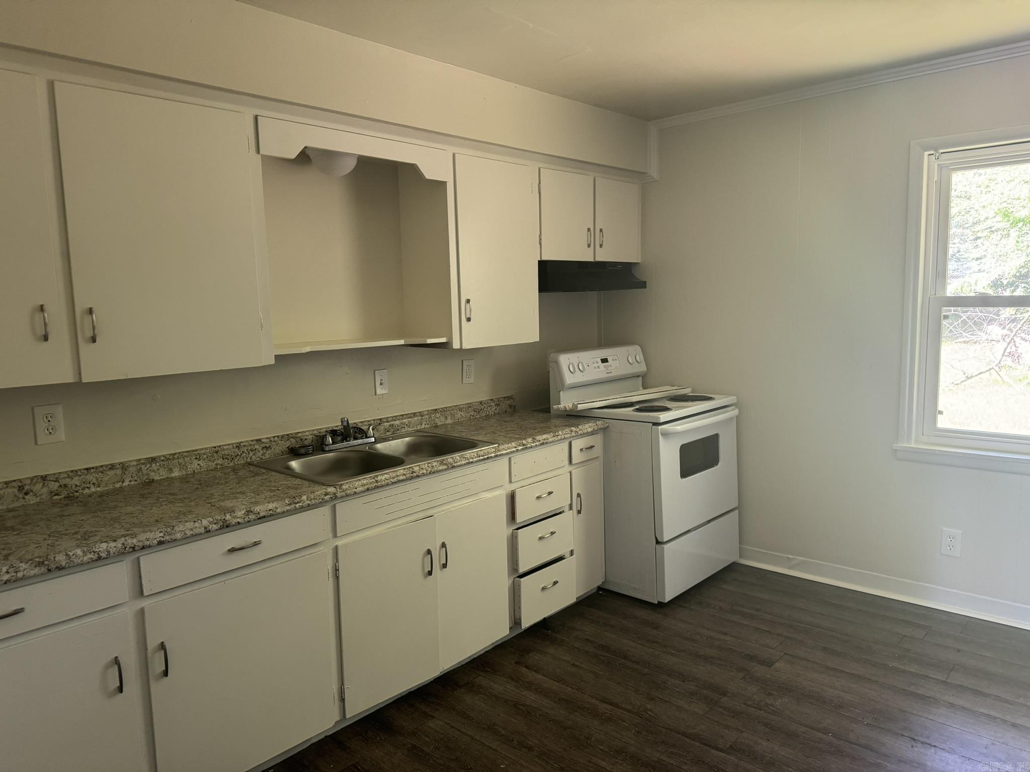 WAKEFIELD VILLAGE - Residential