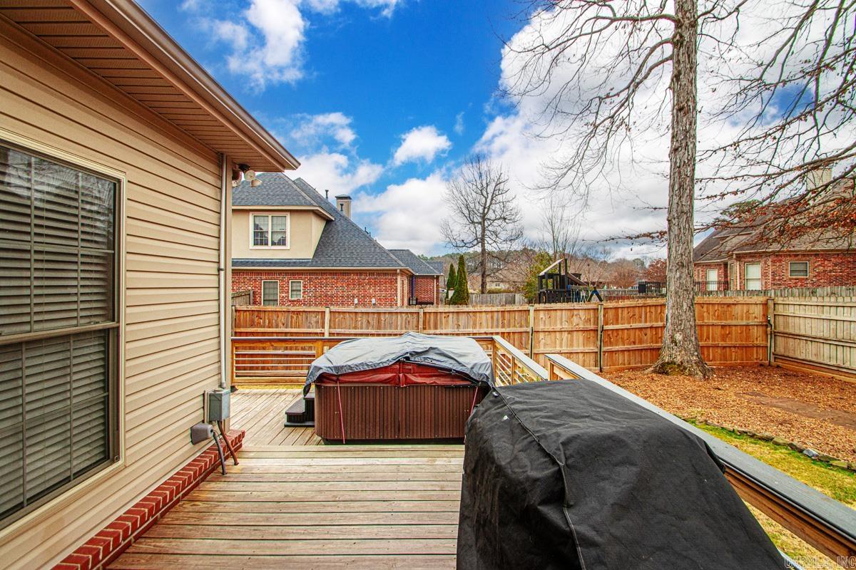 LONGHILLS VILLAGE - Residential