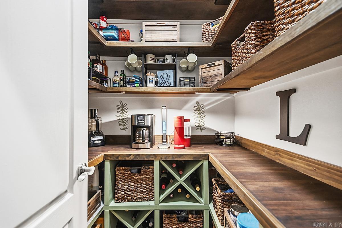 LONGHILLS VILLAGE - Residential