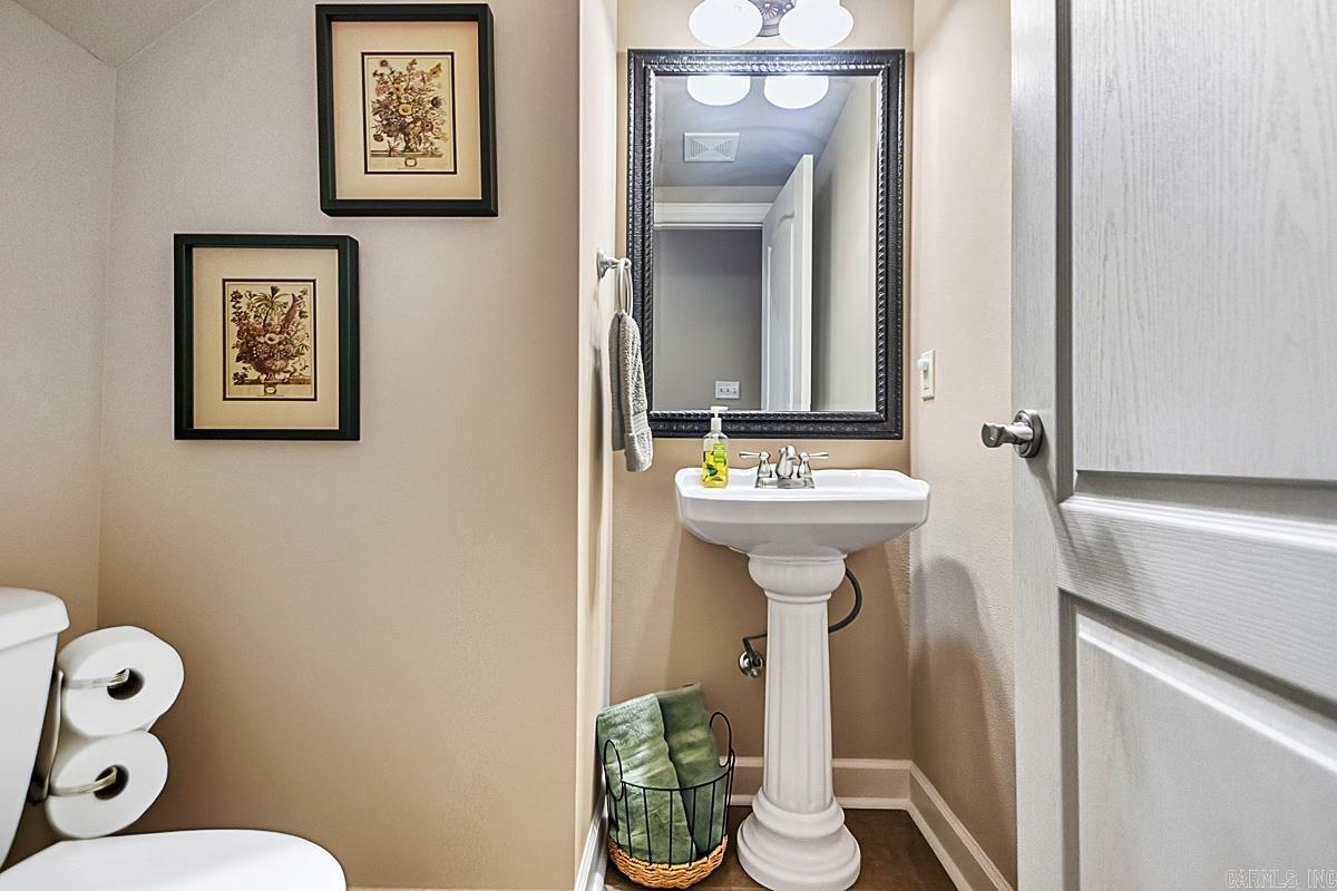 LONGHILLS VILLAGE - Residential