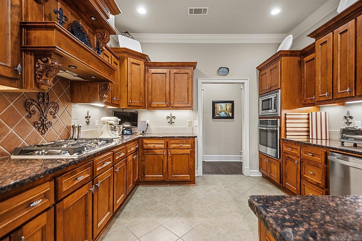 LONGHILLS VILLAGE - Residential