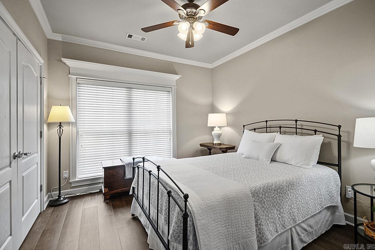 LONGHILLS VILLAGE - Residential