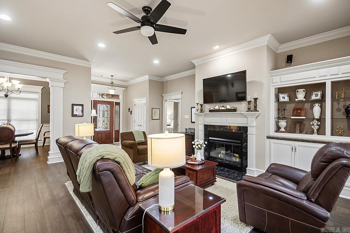 LONGHILLS VILLAGE - Residential