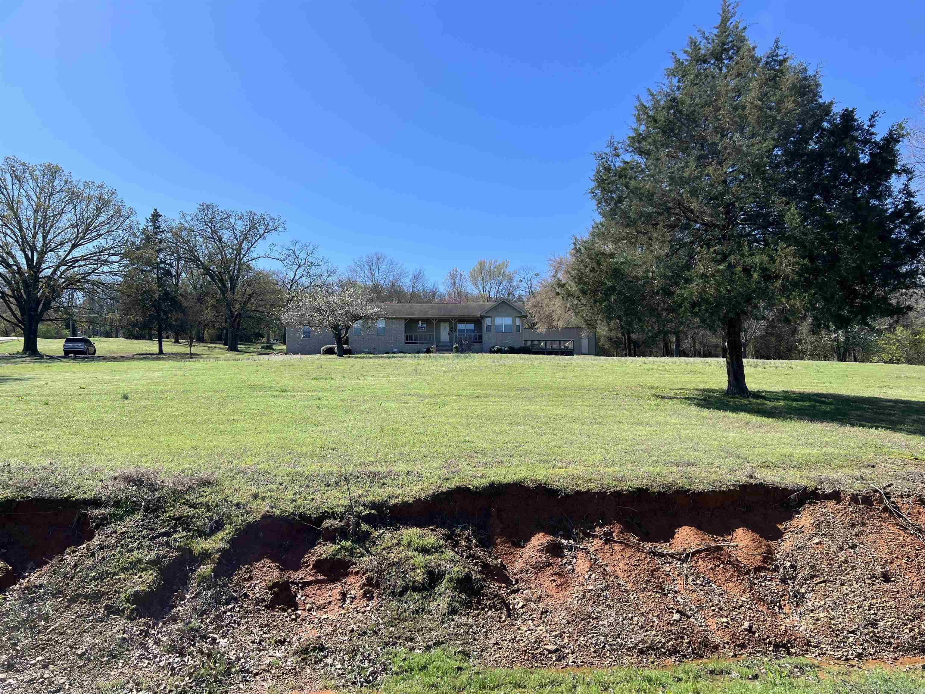 RIVER HEIGHTS ESTATE - Residential