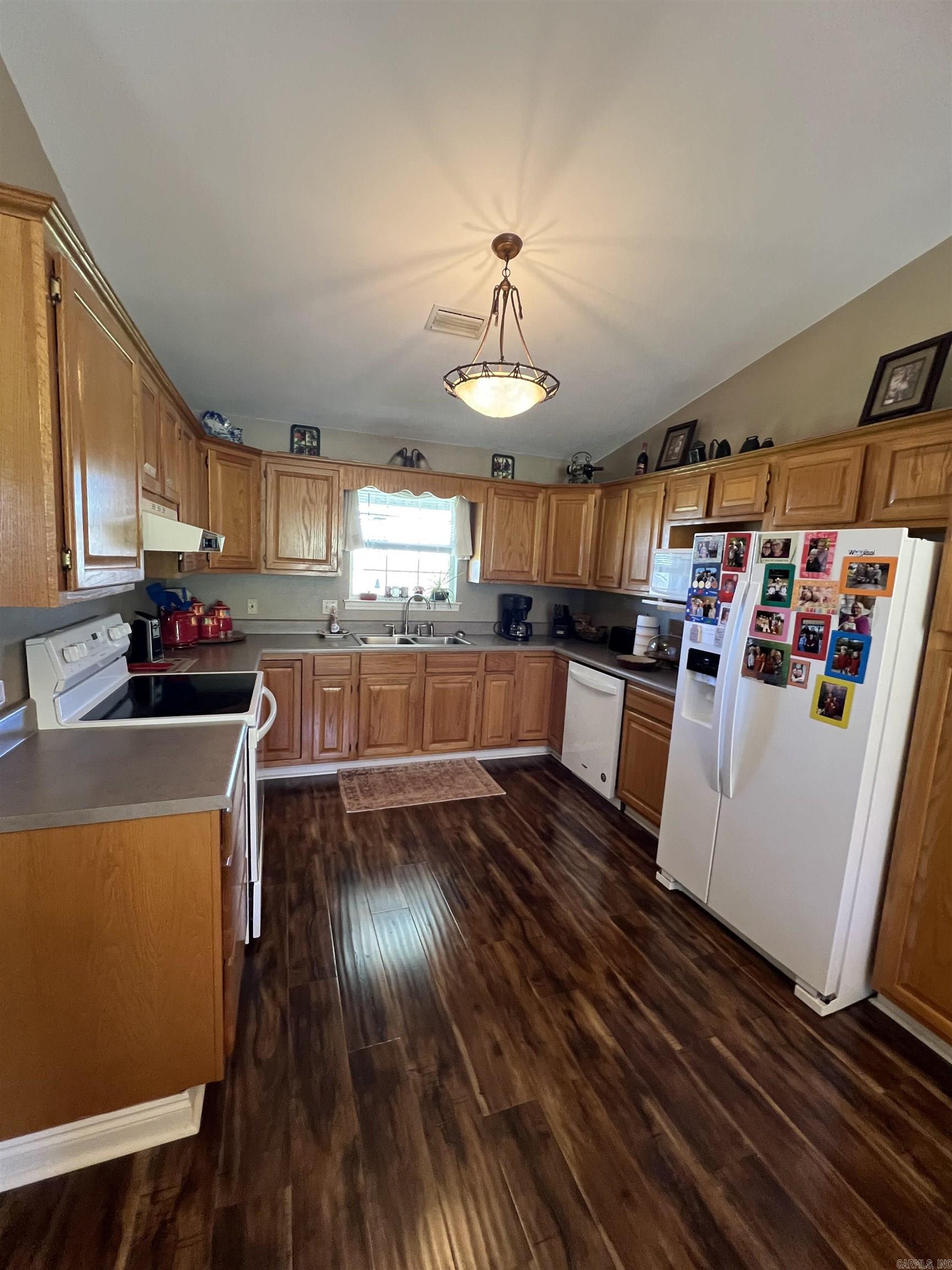 RIVER HEIGHTS ESTATE - Residential