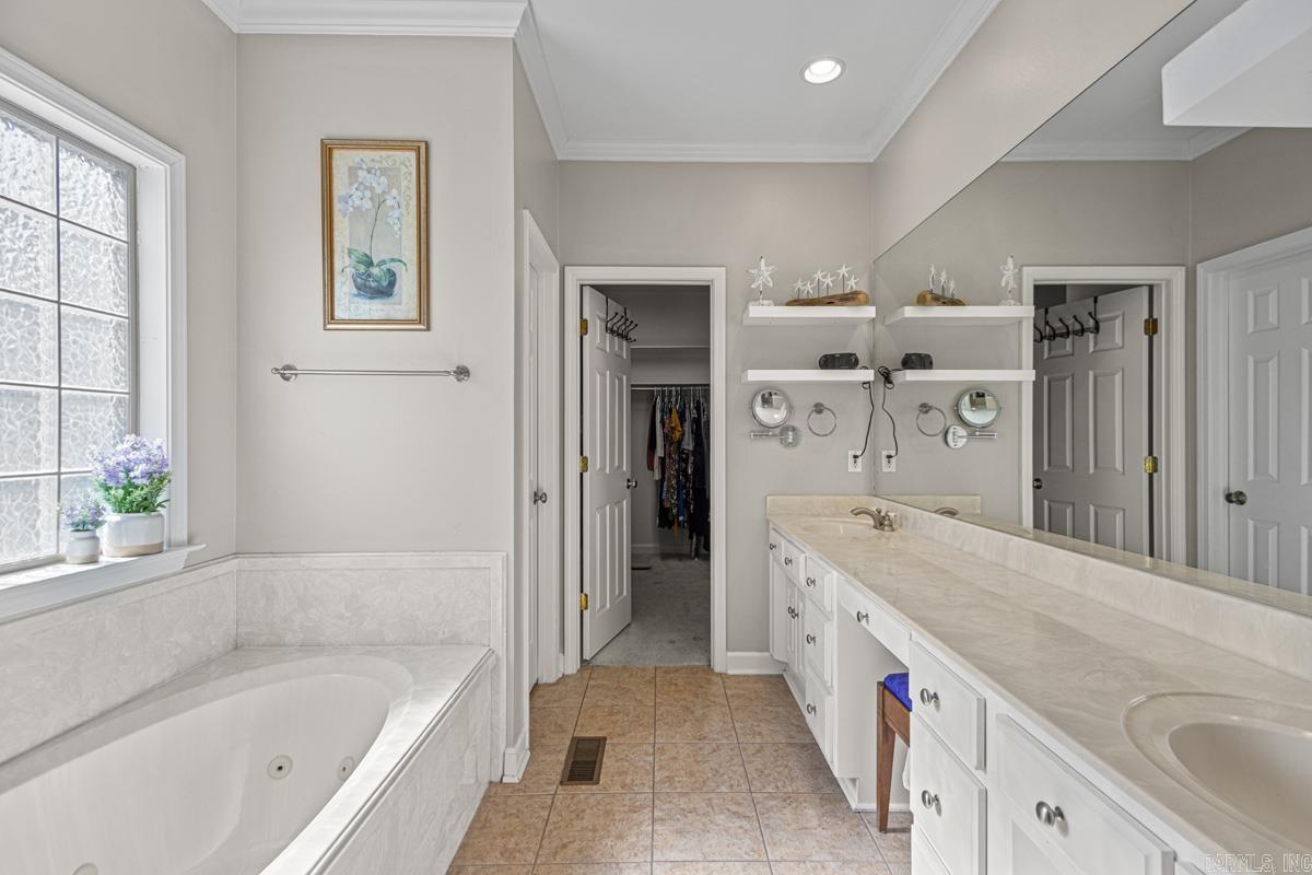 WOODLANDS EDGE - Residential