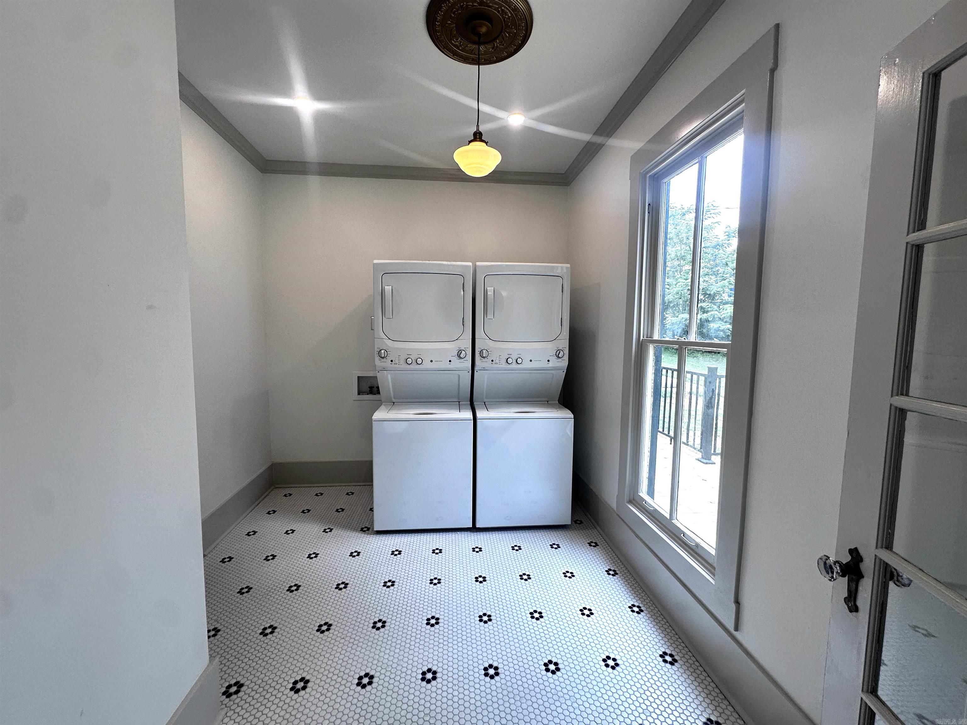 HSR BLK - Residential Income