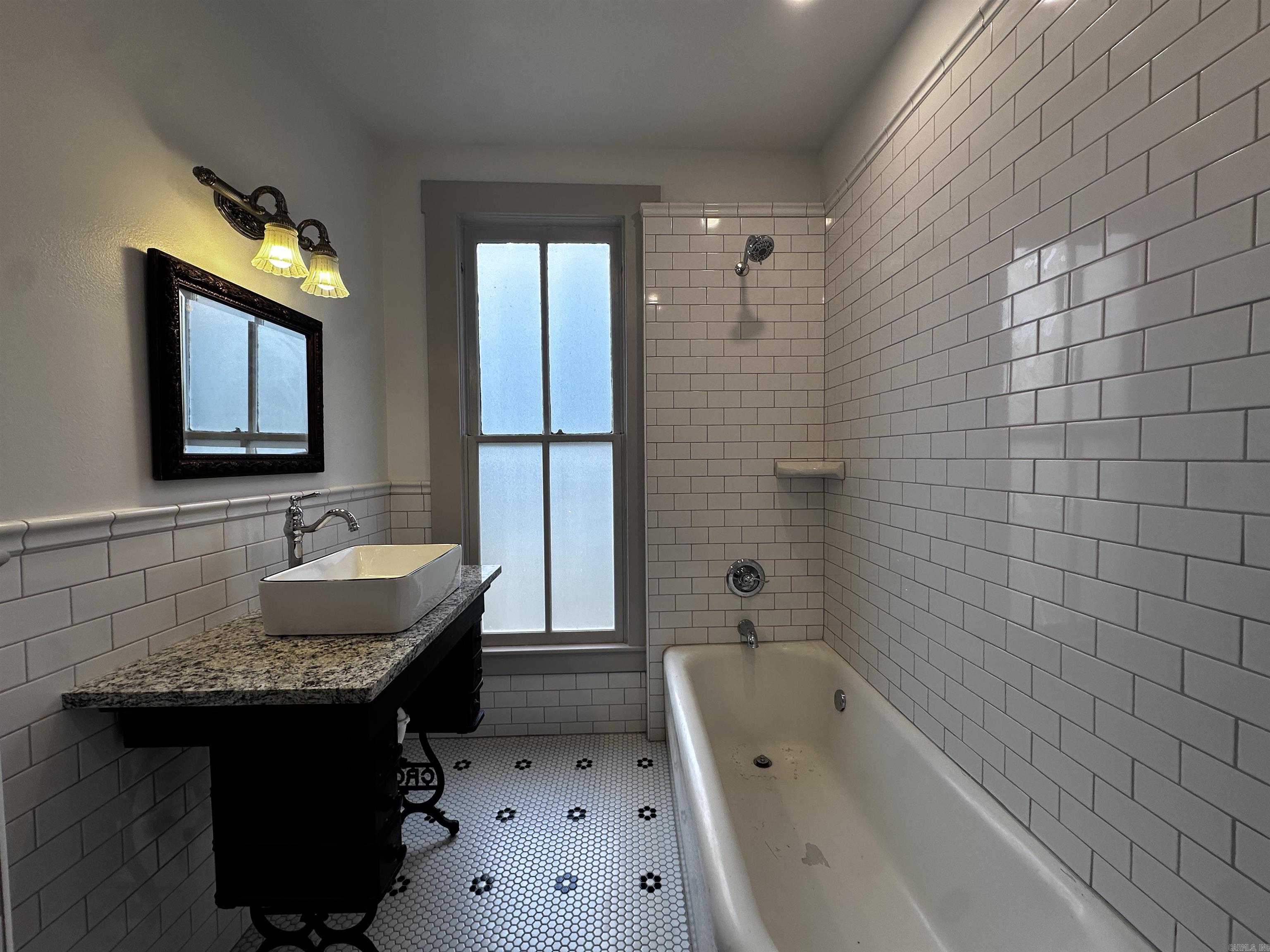 HSR BLK - Residential Income