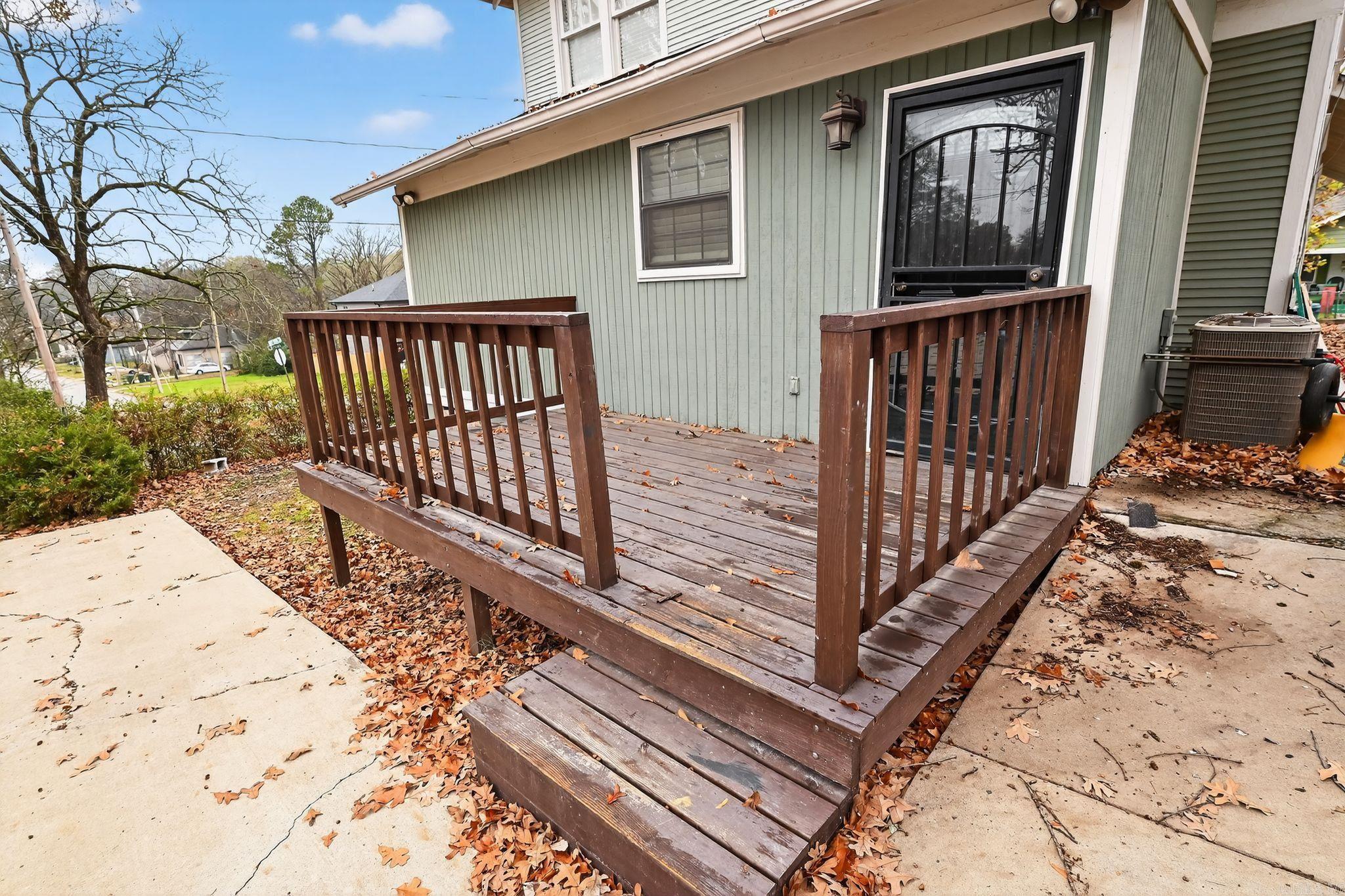 JONES & WORTHEN - Residential