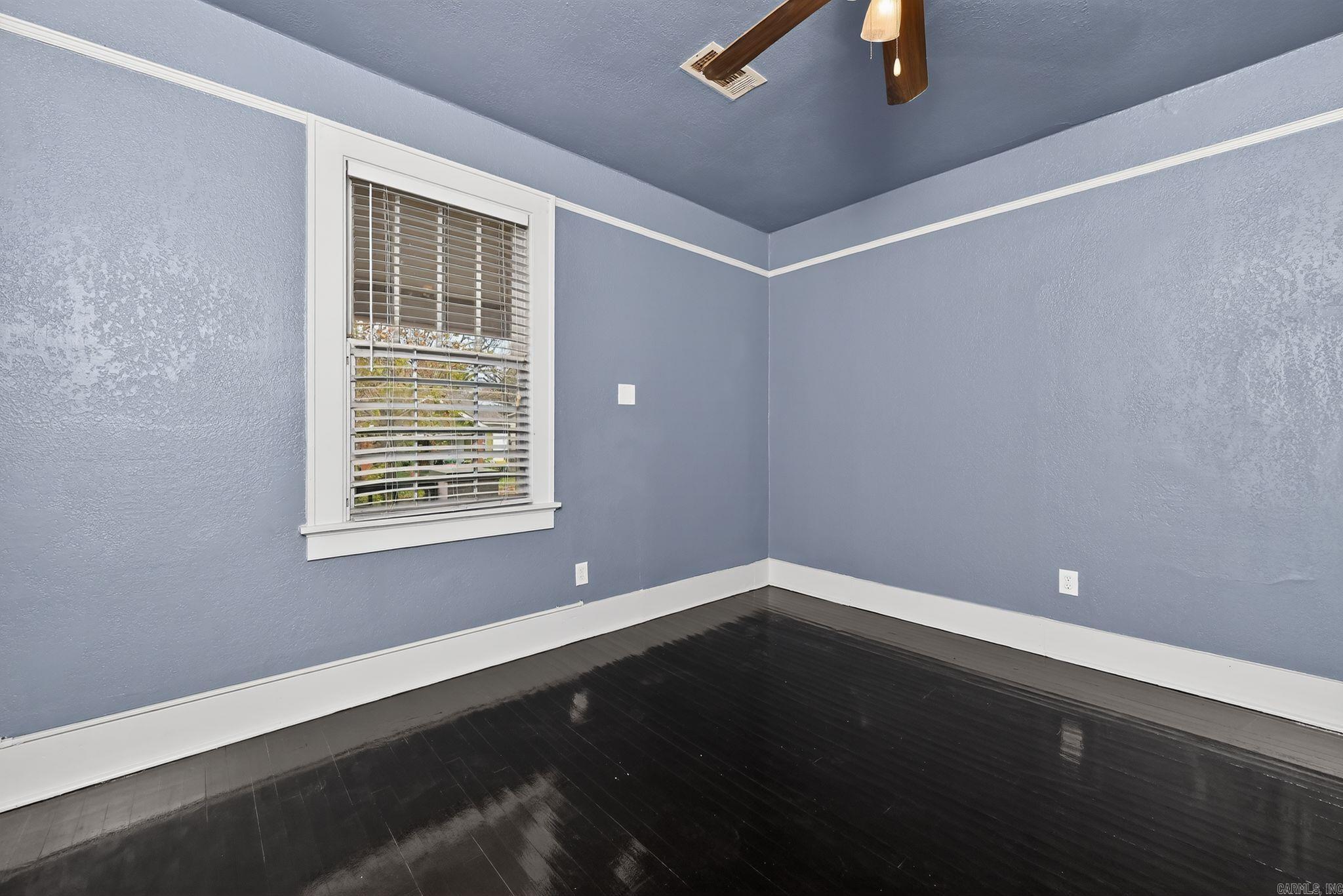 JONES & WORTHEN - Residential