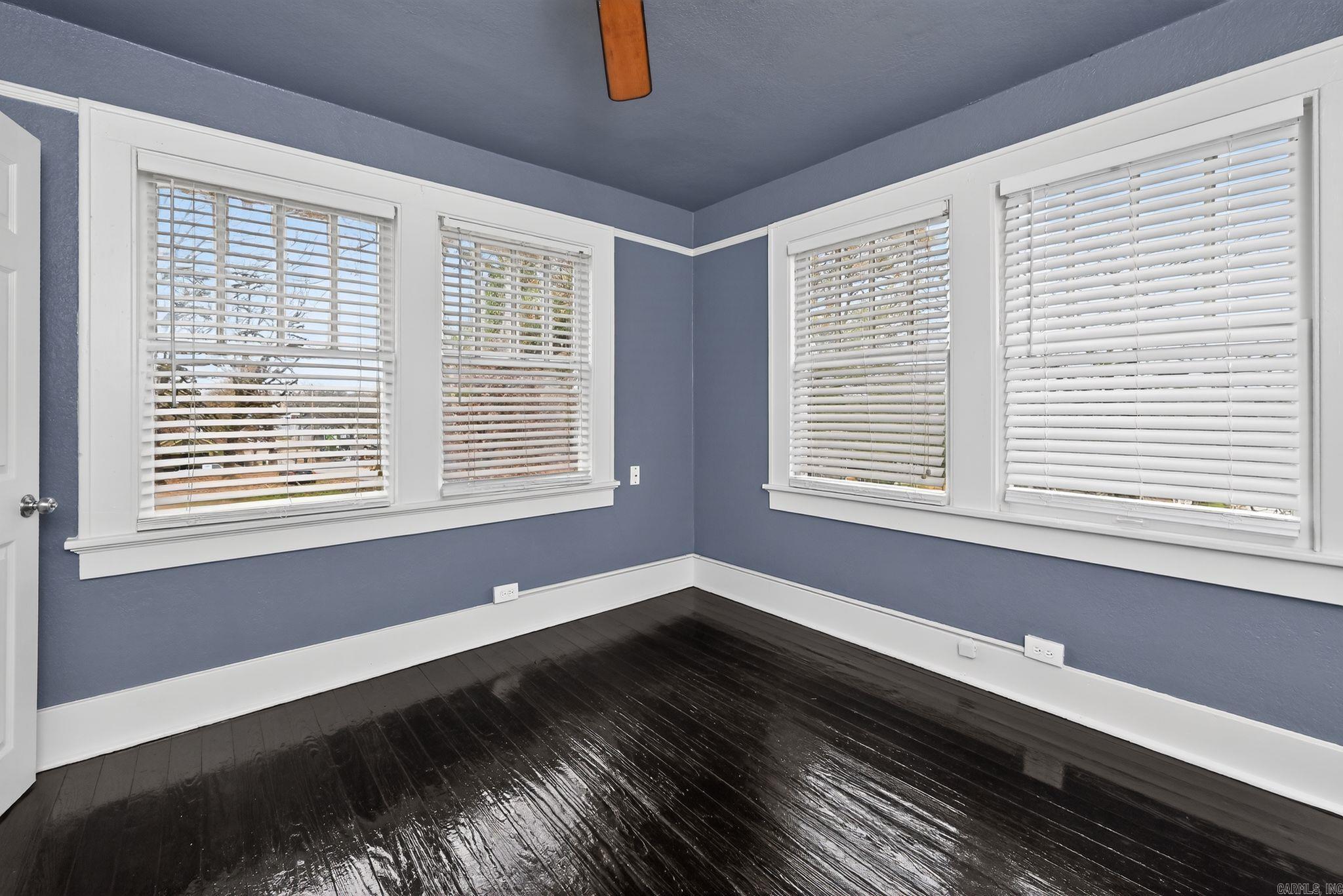 JONES & WORTHEN - Residential