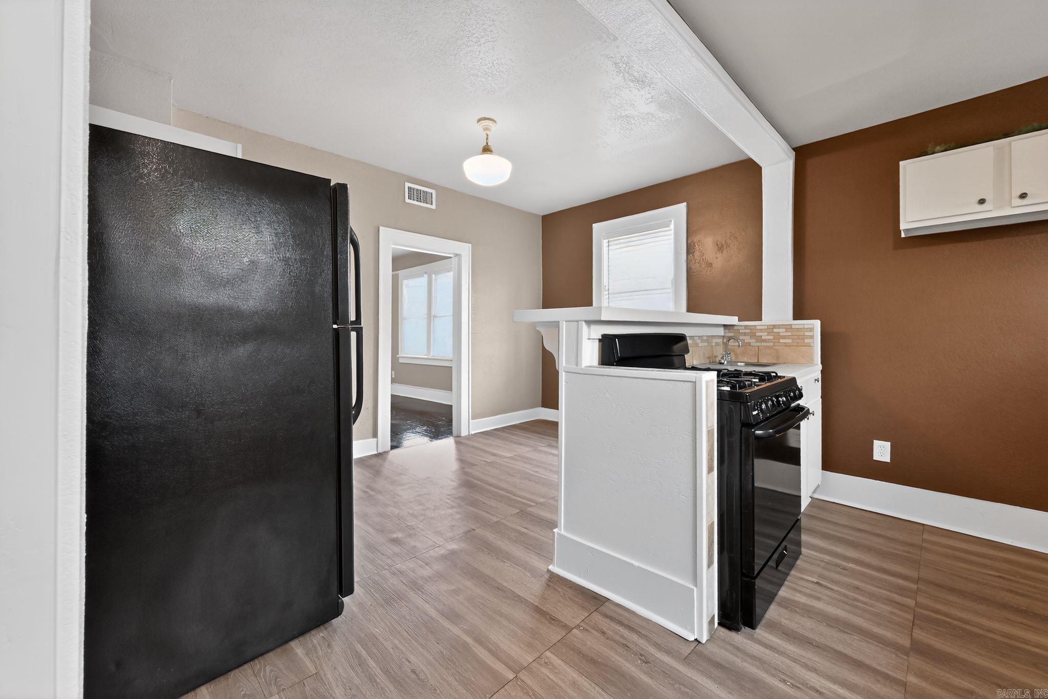 JONES & WORTHEN - Residential