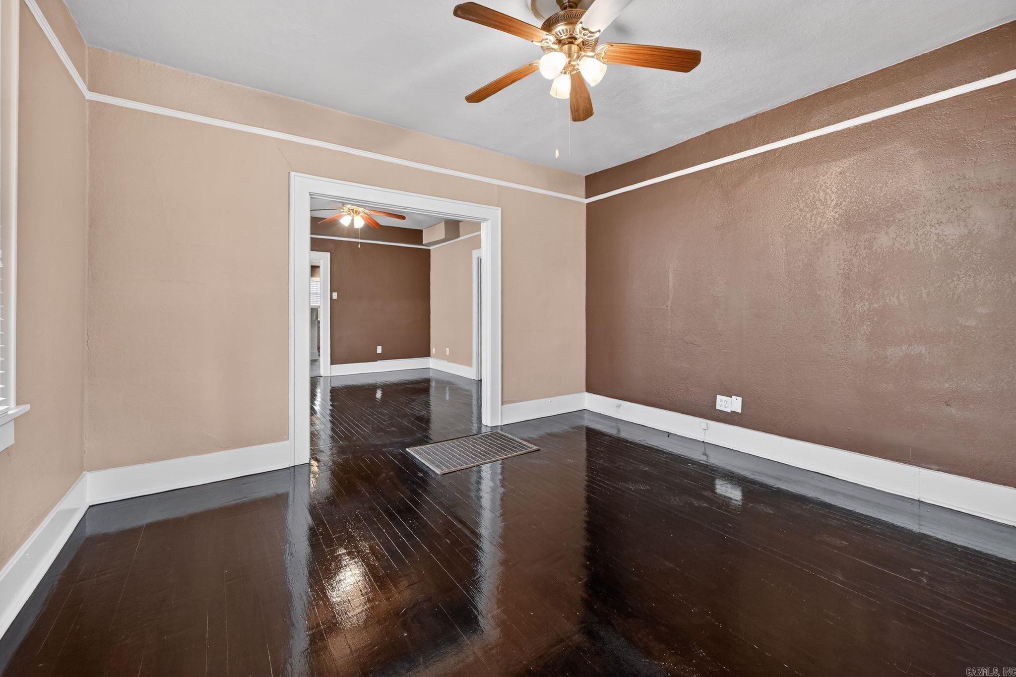 JONES & WORTHEN - Residential