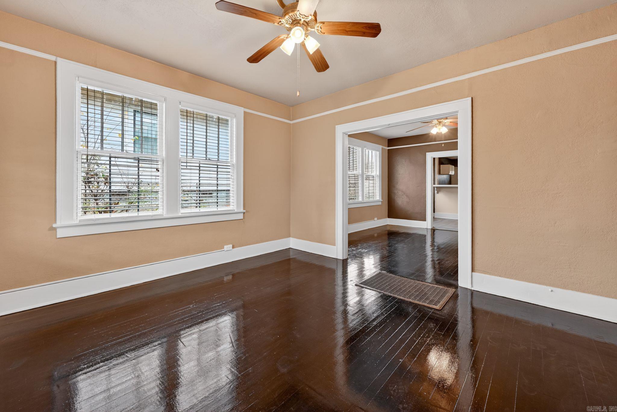 JONES & WORTHEN - Residential