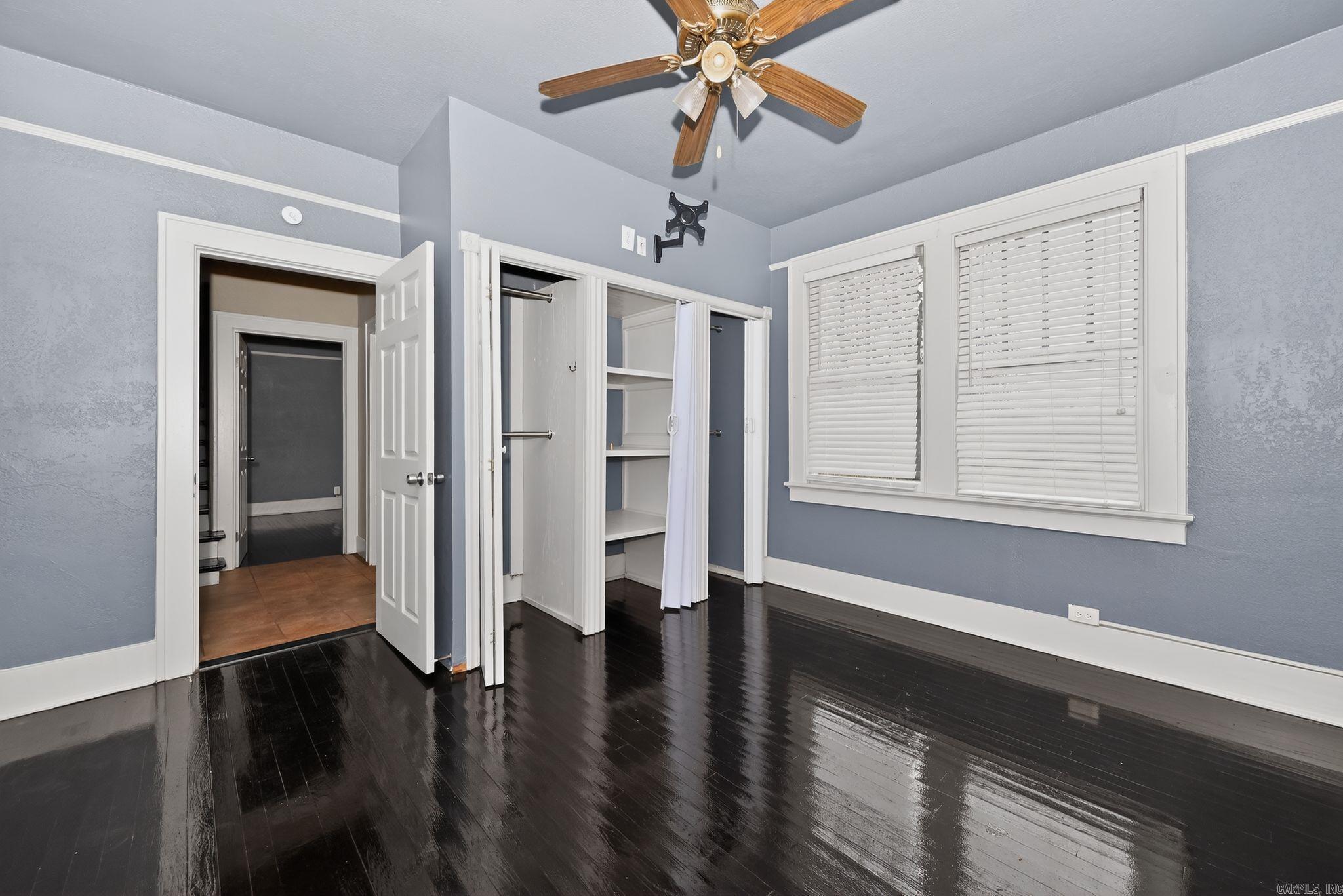 JONES & WORTHEN - Residential