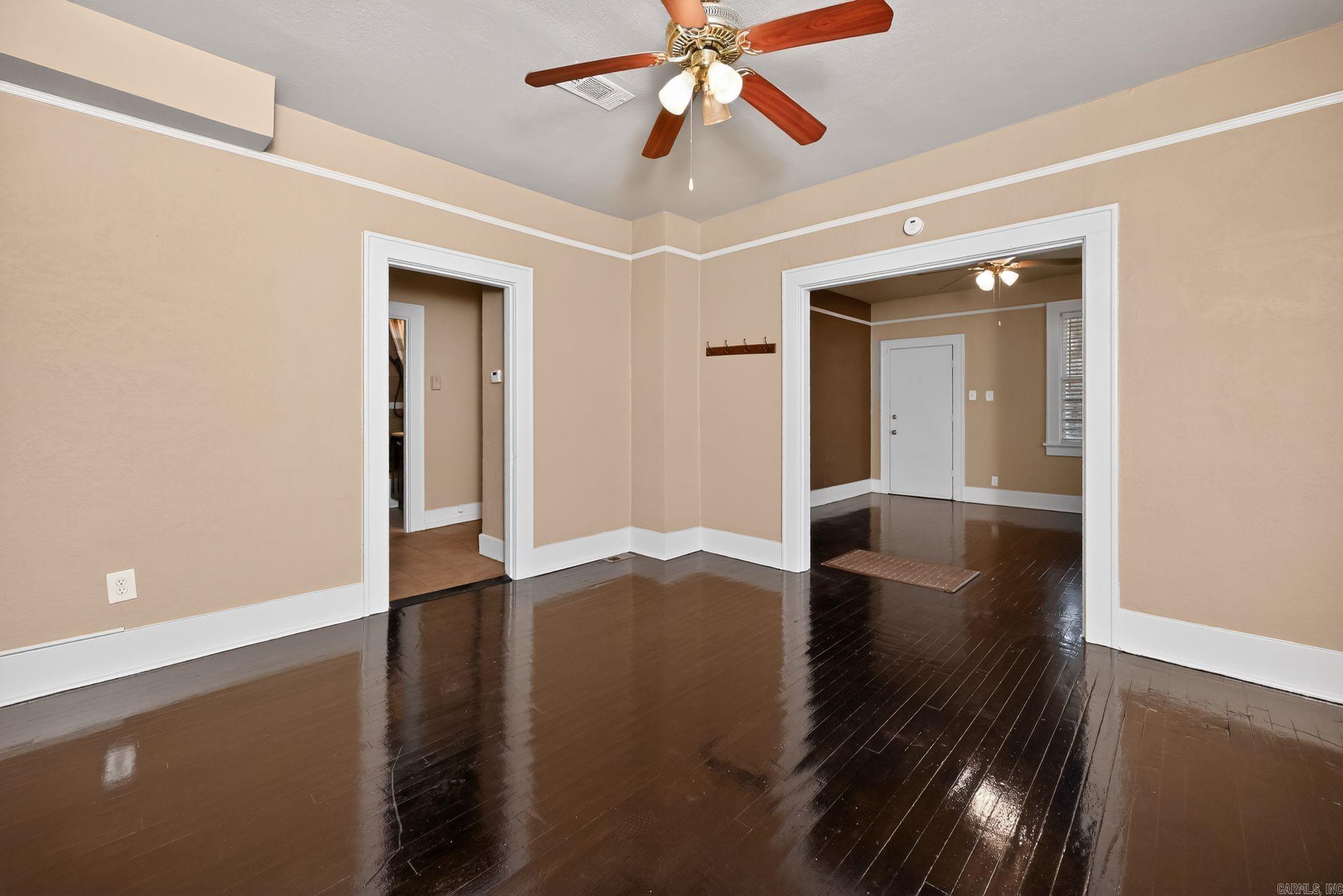 JONES & WORTHEN - Residential