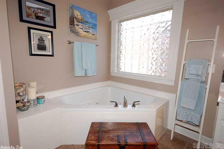 MILLERS CROSSING - Residential