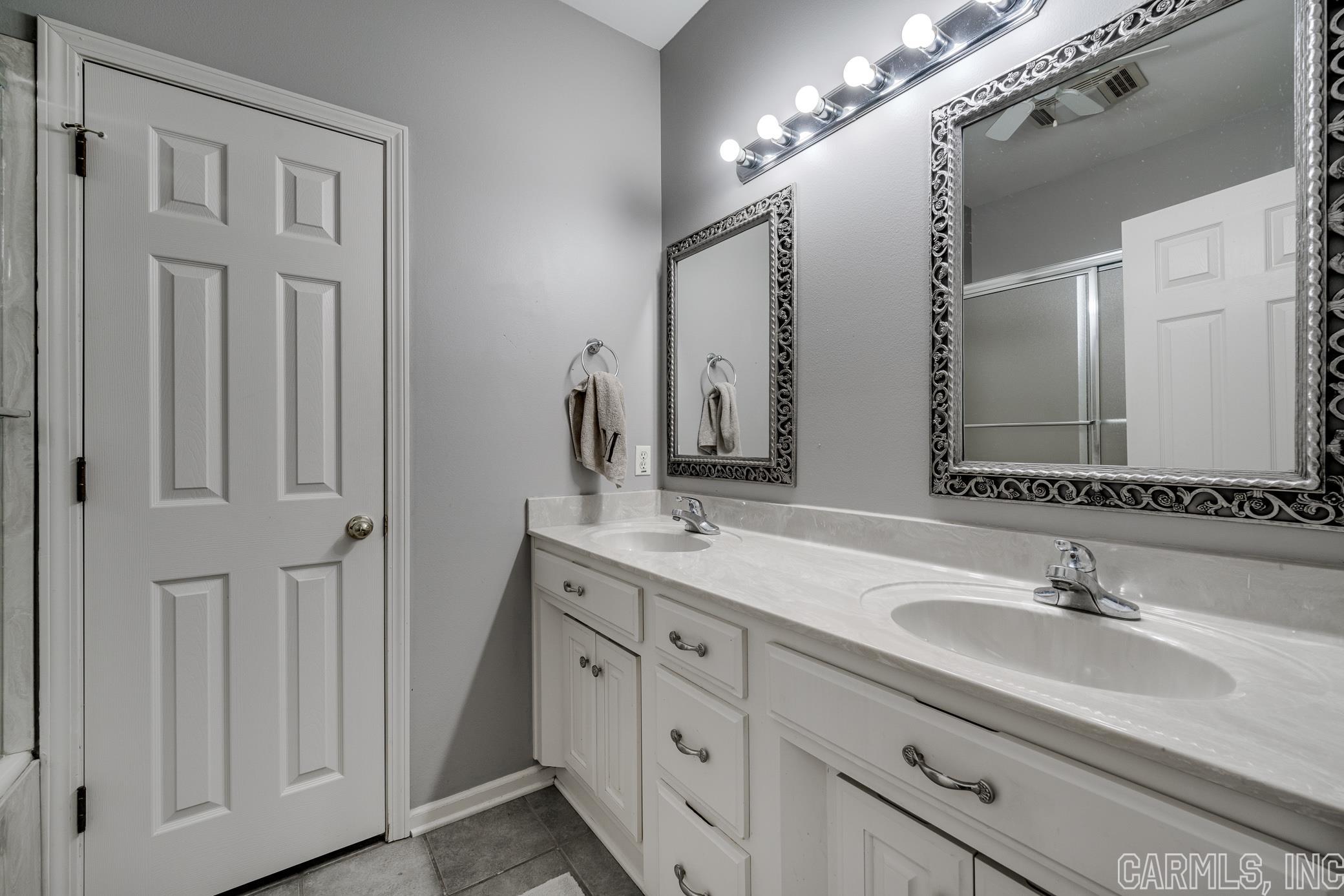 SOUTH WIND - Residential