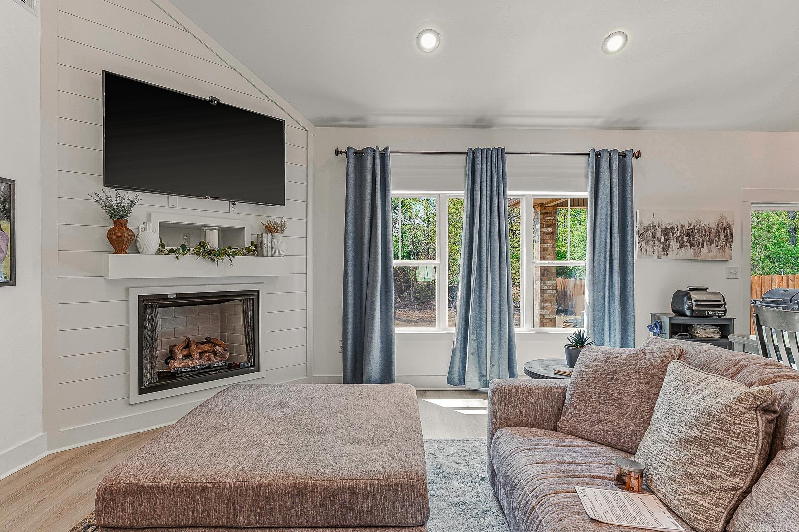 THE VILLAS AT SAGE MEADOWS - Residential