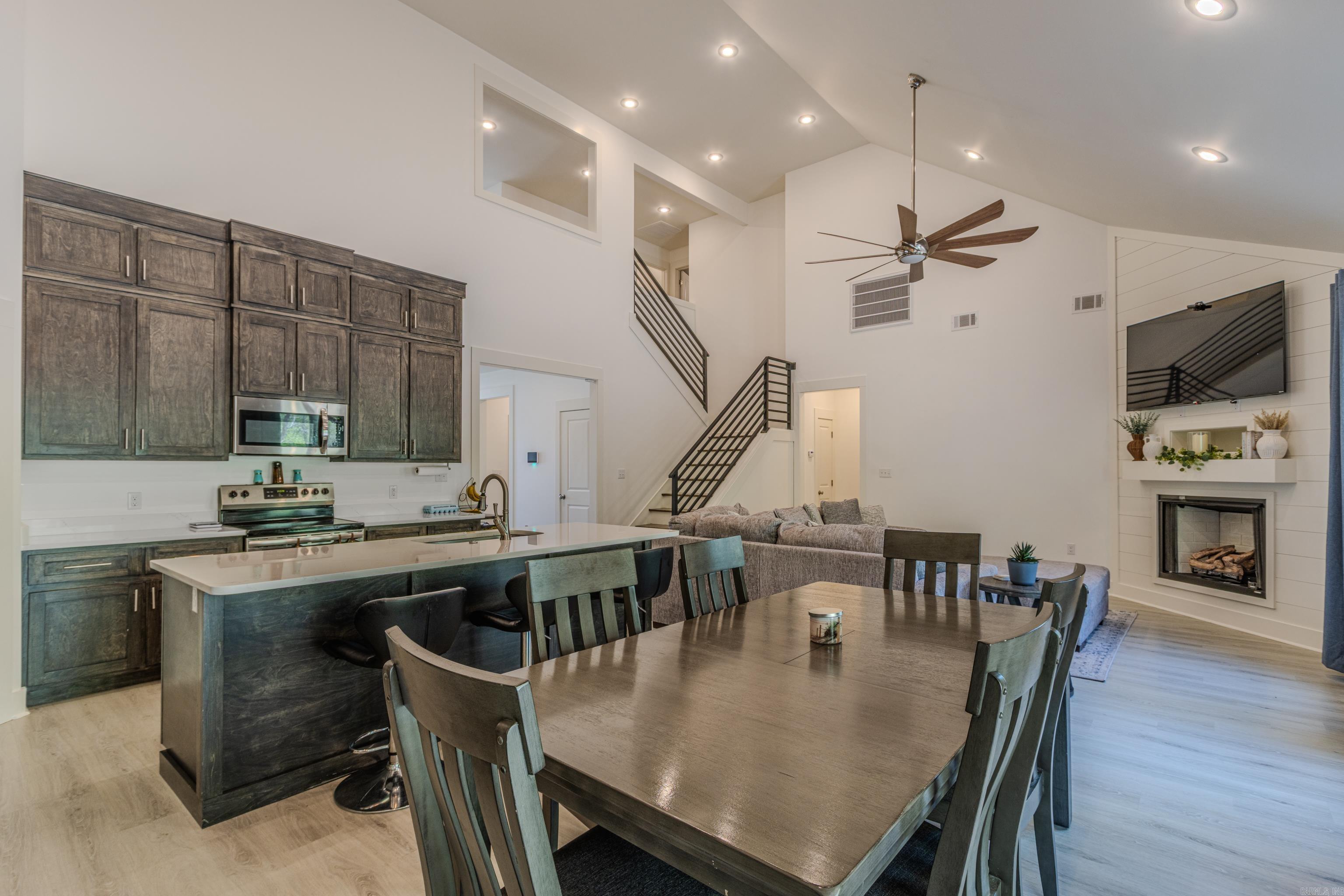 THE VILLAS AT SAGE MEADOWS - Residential