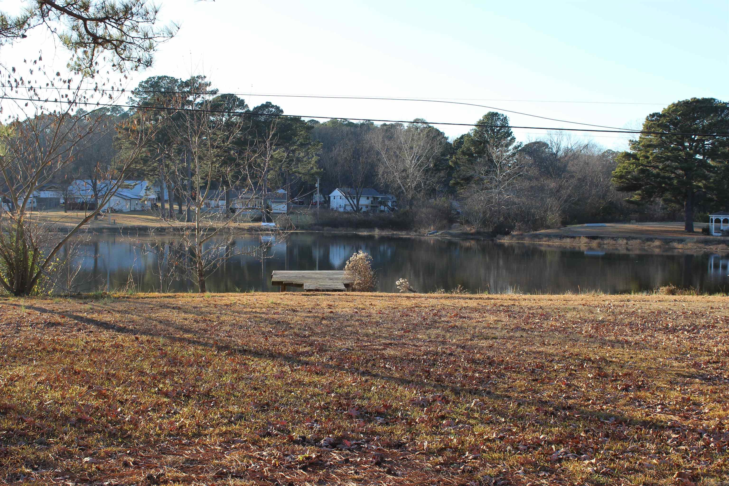 BEAUTIFUL LAKEVIEW - Residential