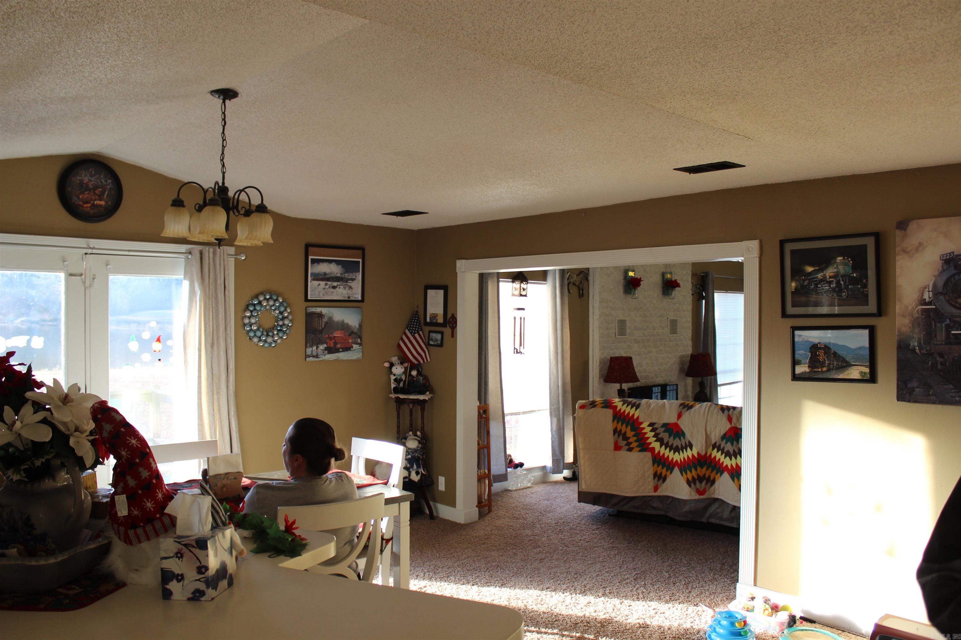 BEAUTIFUL LAKEVIEW - Residential