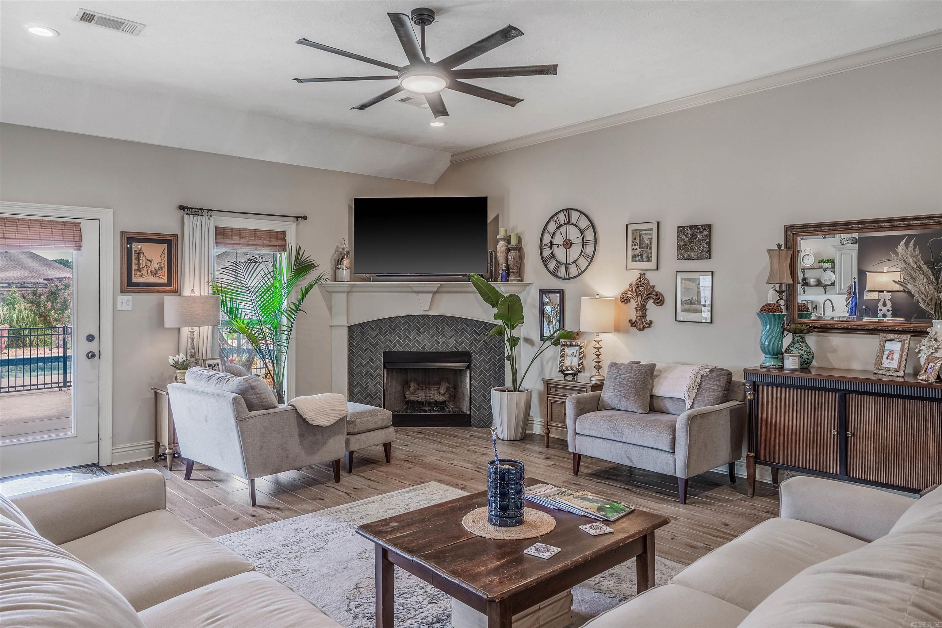 Saddle Creek - Residential