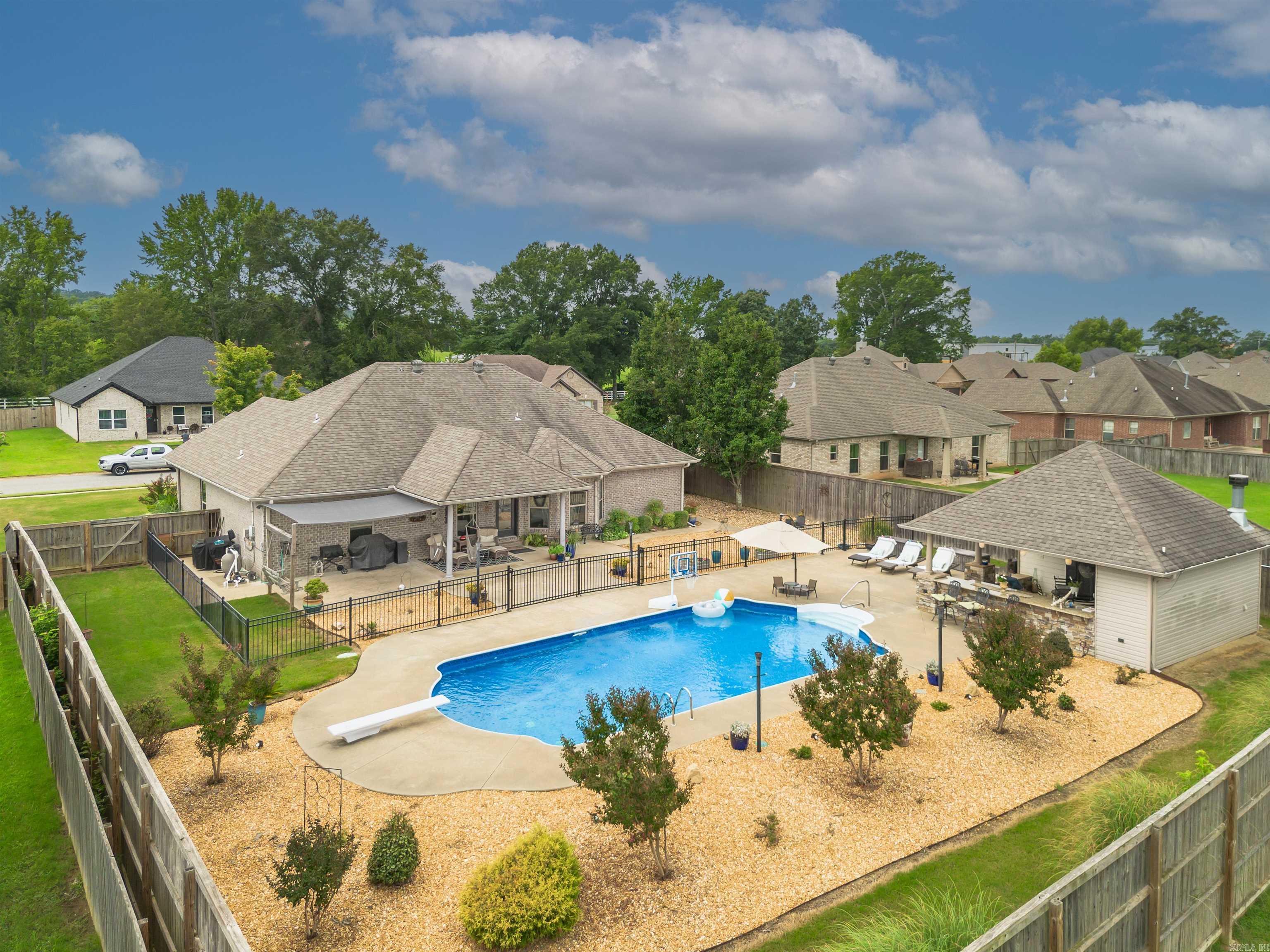 Saddle Creek - Residential