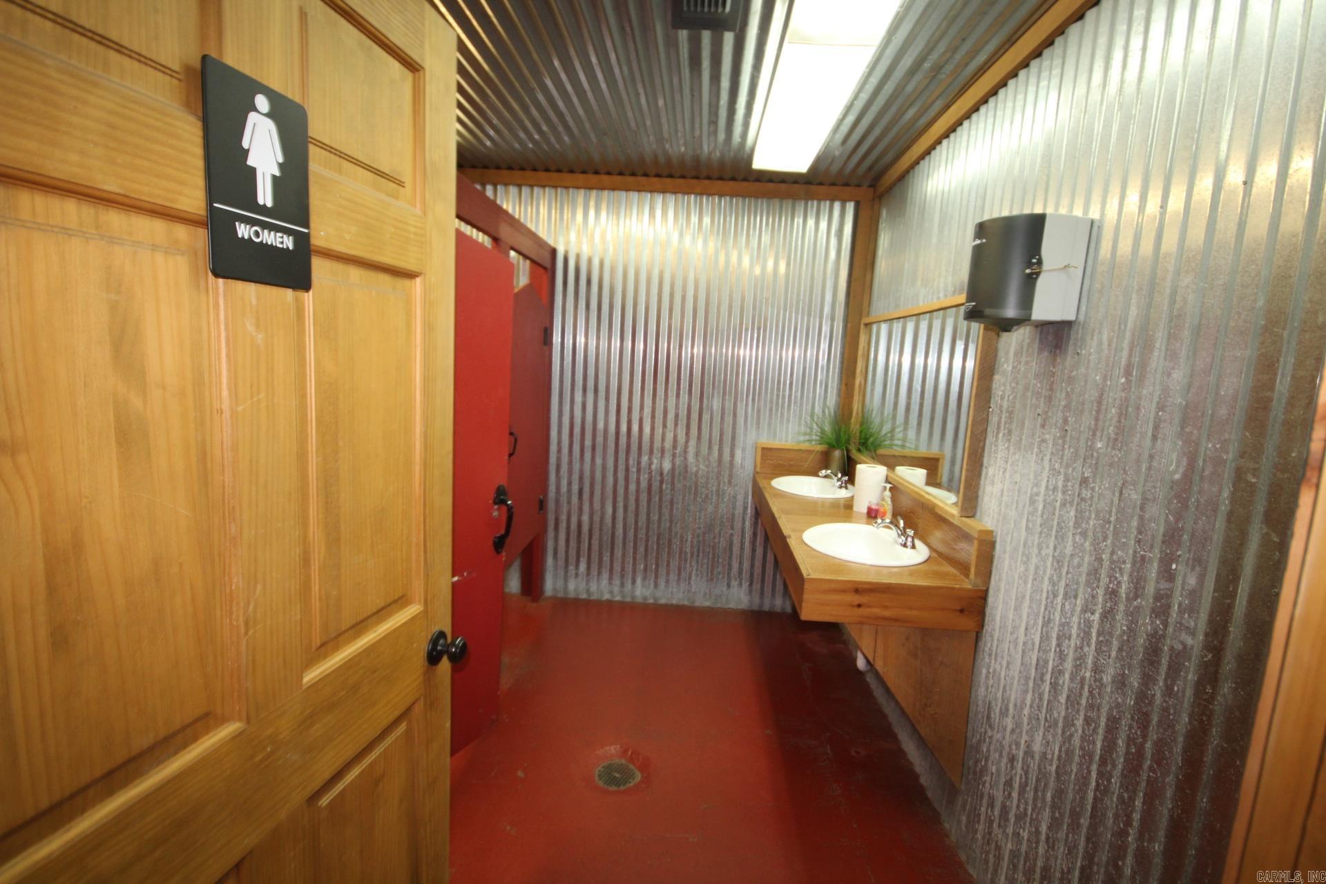 Metes & Bounds - Commercial Sale