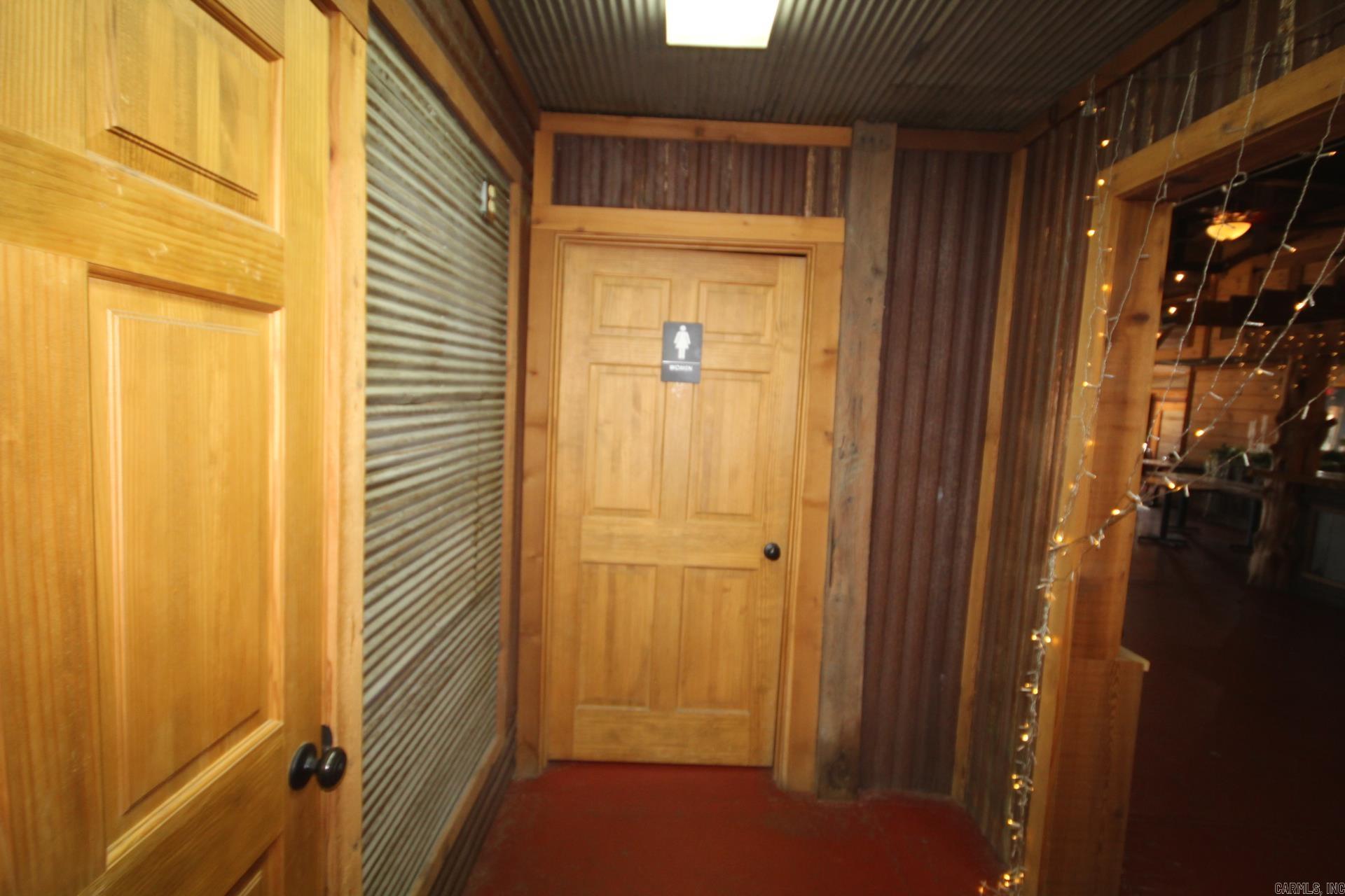 Metes & Bounds - Commercial Sale