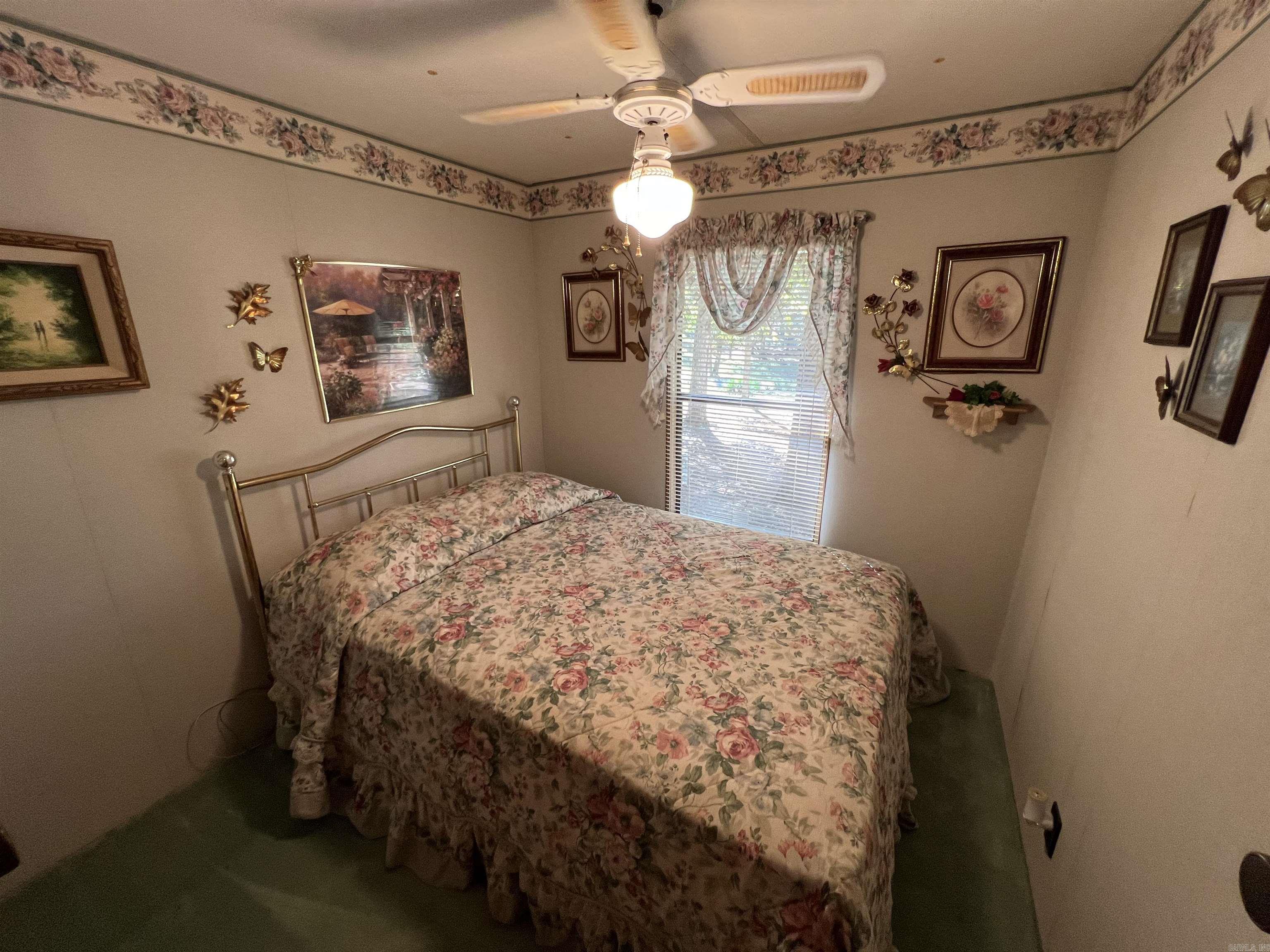 TOMAHAWK VILLAGE - Residential